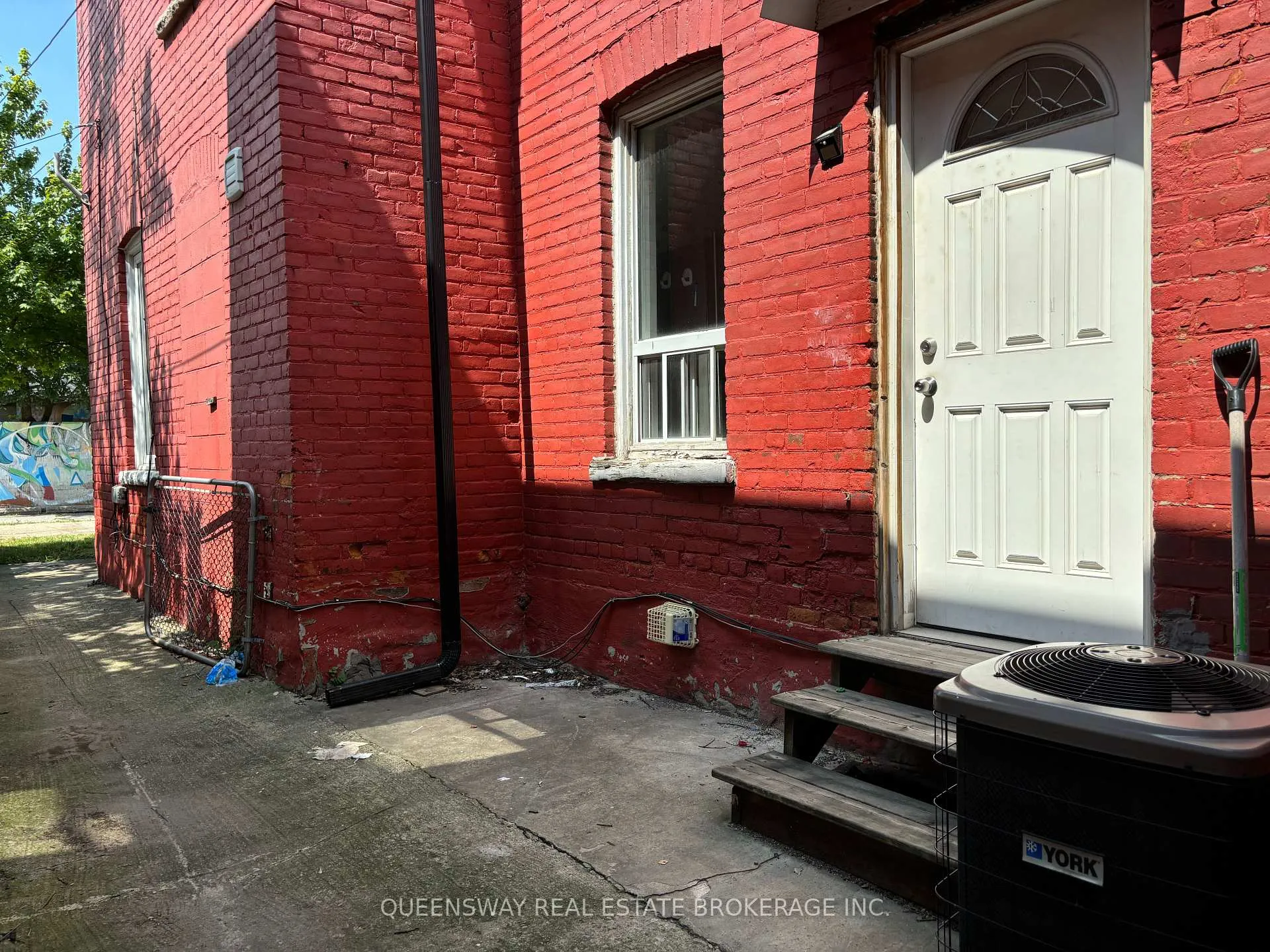 Photo 23 of 21 Kinrade Avenue, Hamilton, Gibson — HOMEH