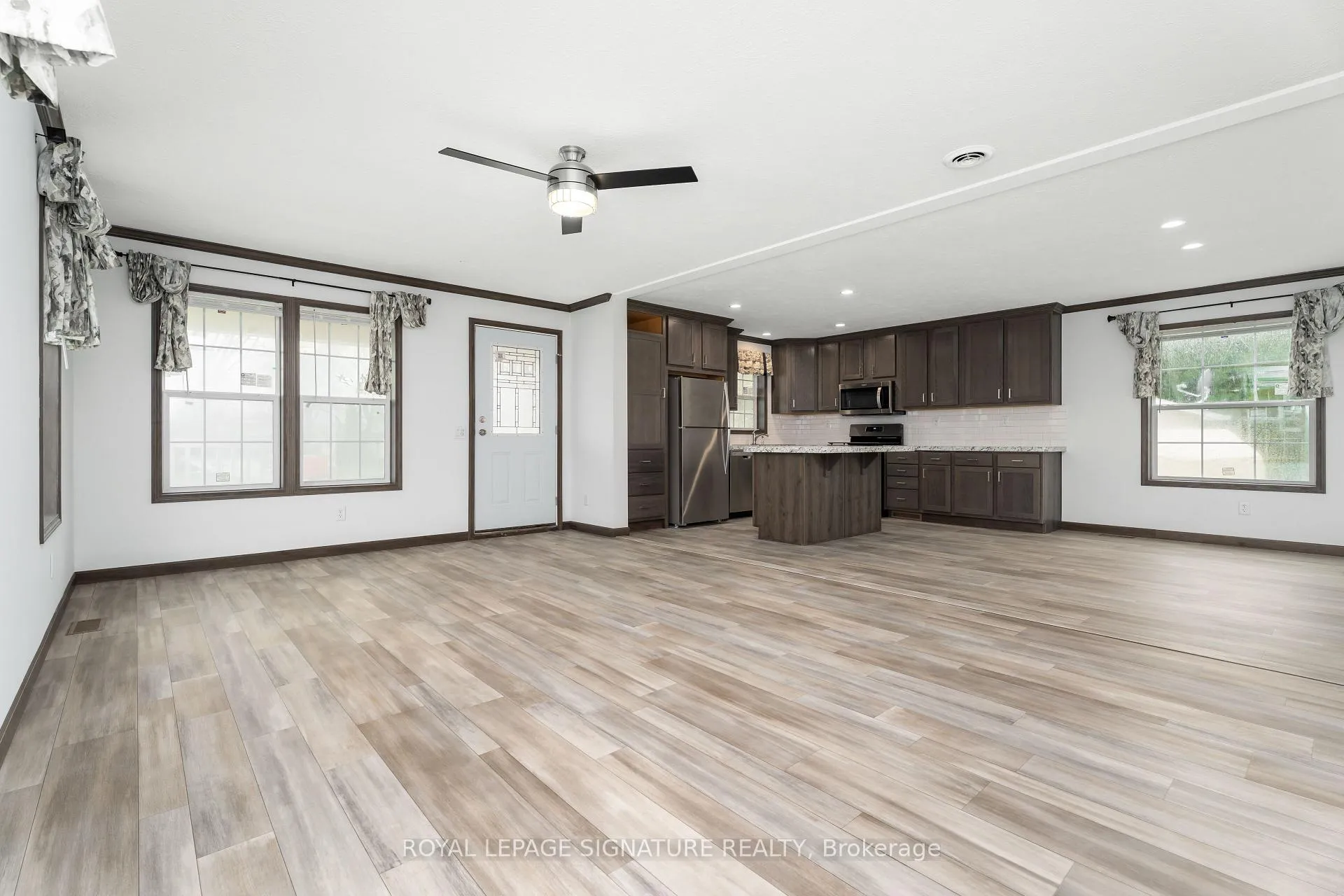 Photo 9 of 20 Briar Wood Place, Innisfil, Rural Innisfil — HOMEH