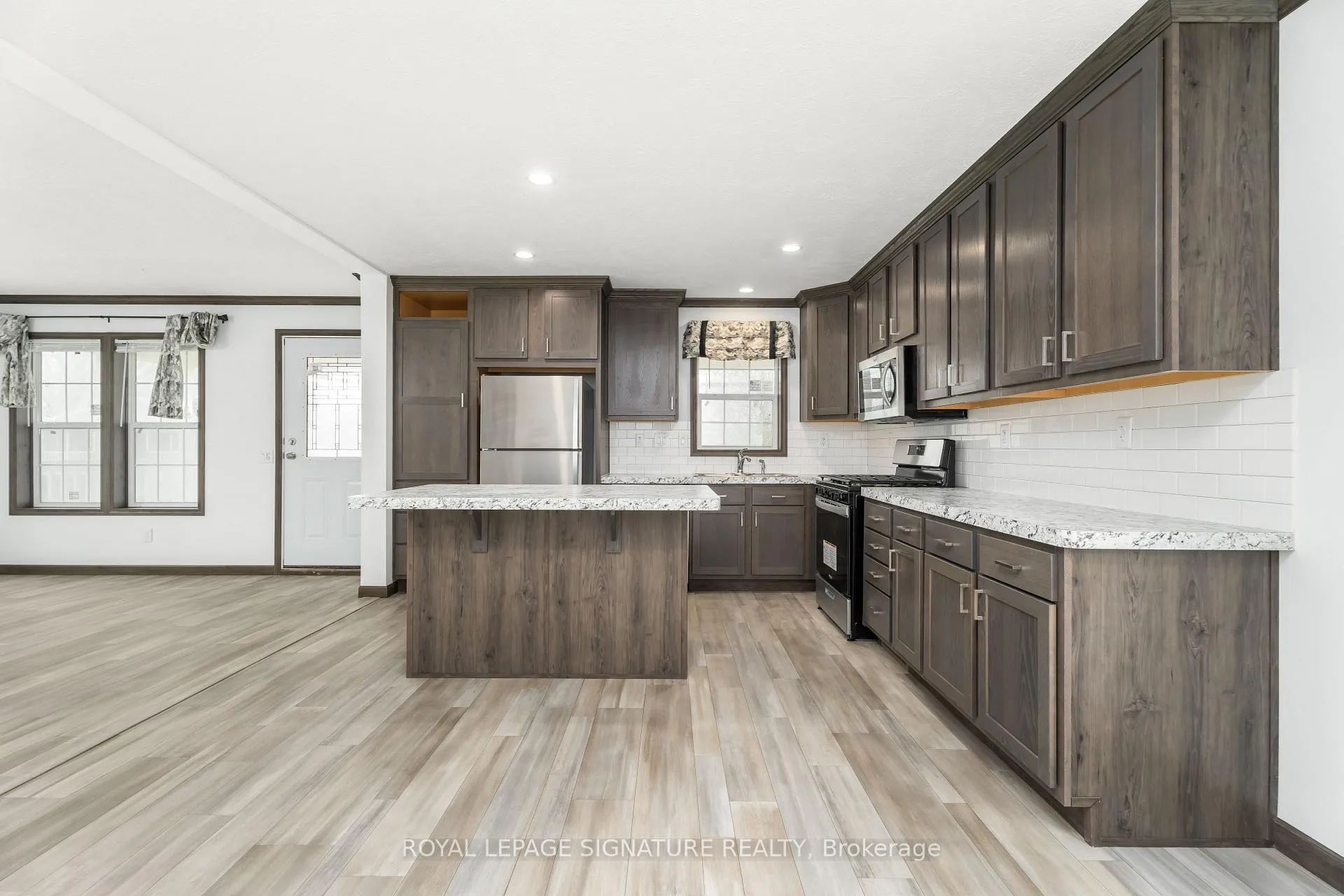 Photo 14 of 20 Briar Wood Place, Innisfil, Rural Innisfil — HOMEH