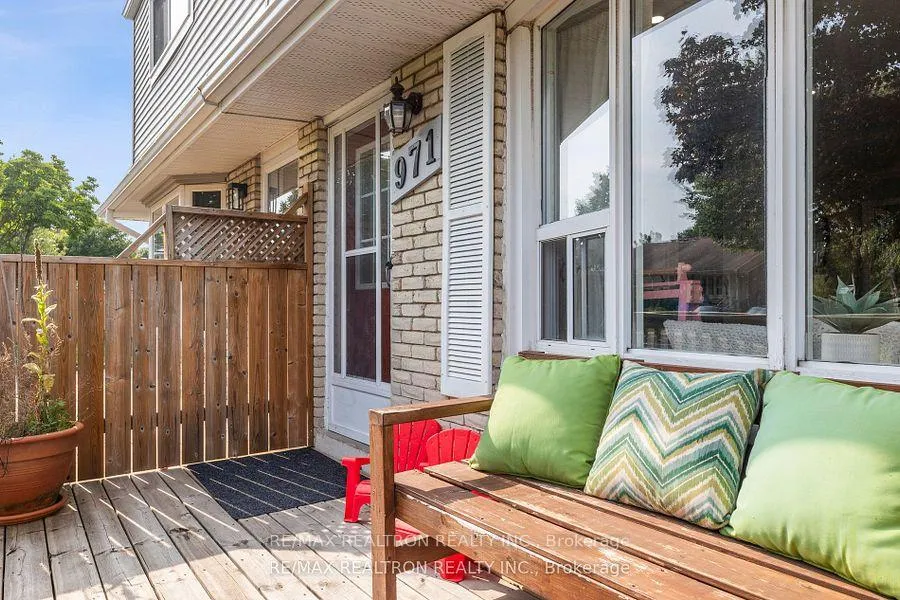 Photo 4 of 971 Florell Drive, Oshawa, Donevan — HOMEH