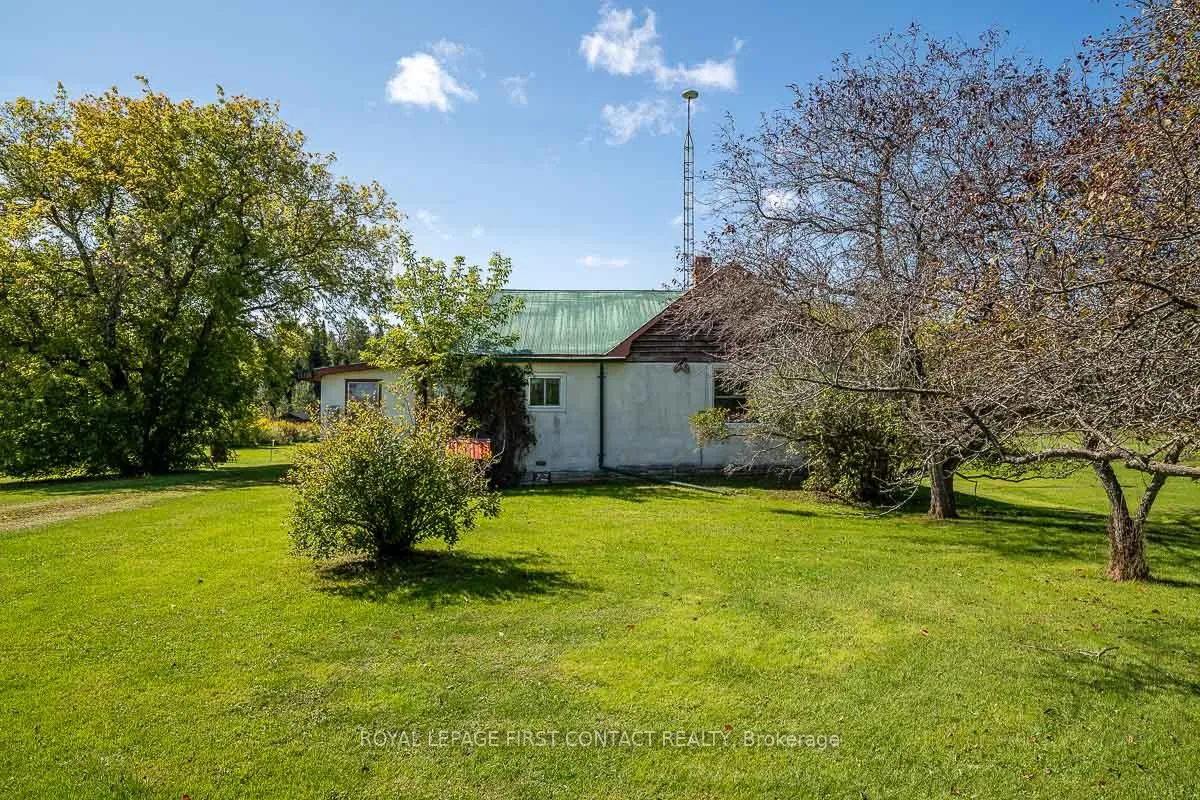 Photo 5 of 3828 George Johnston Road, Springwater, Rural Springwater — HOMEH