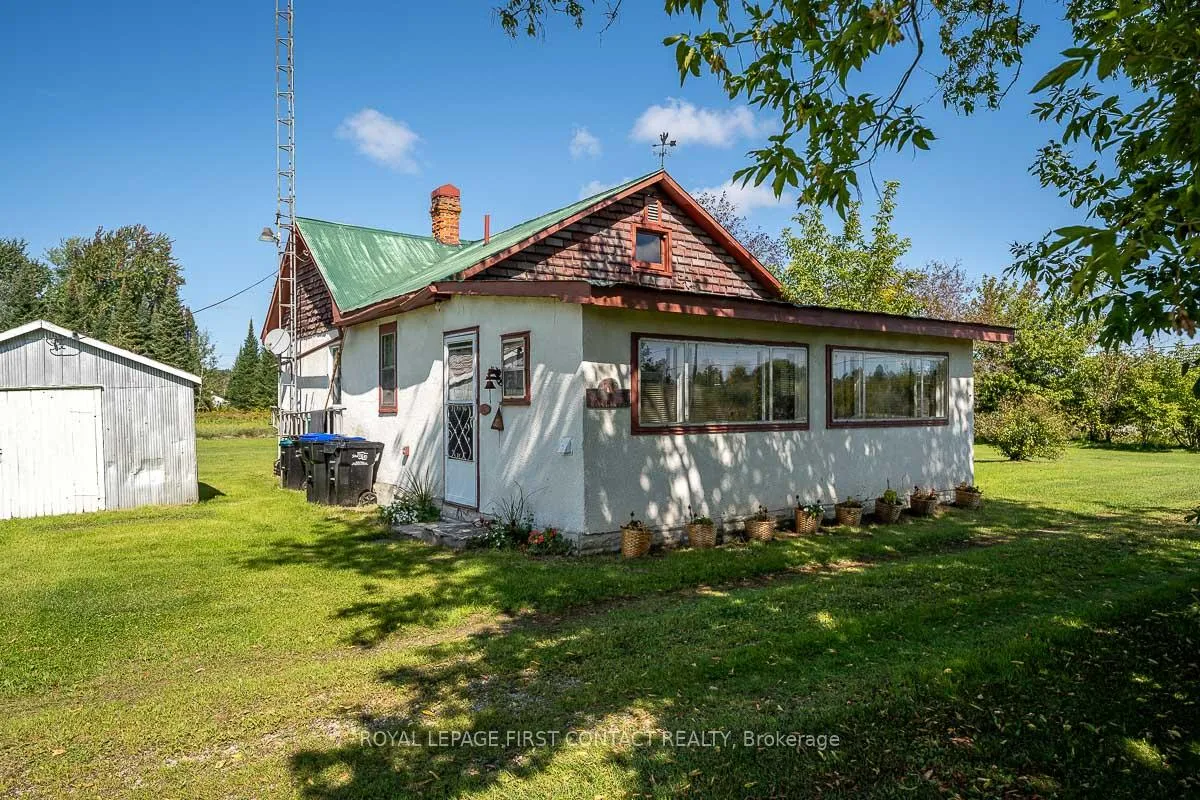 Photo 8 of 3828 George Johnston Road, Springwater, Rural Springwater — HOMEH