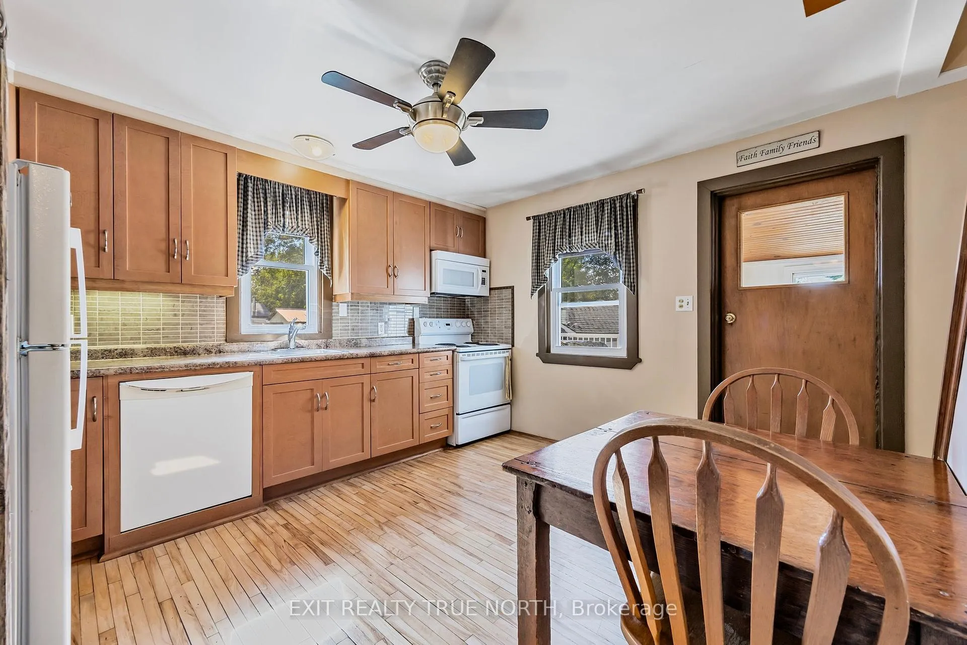 Photo 7 of 2808 Perry Avenue, Ramara, Brechin — HOMEH