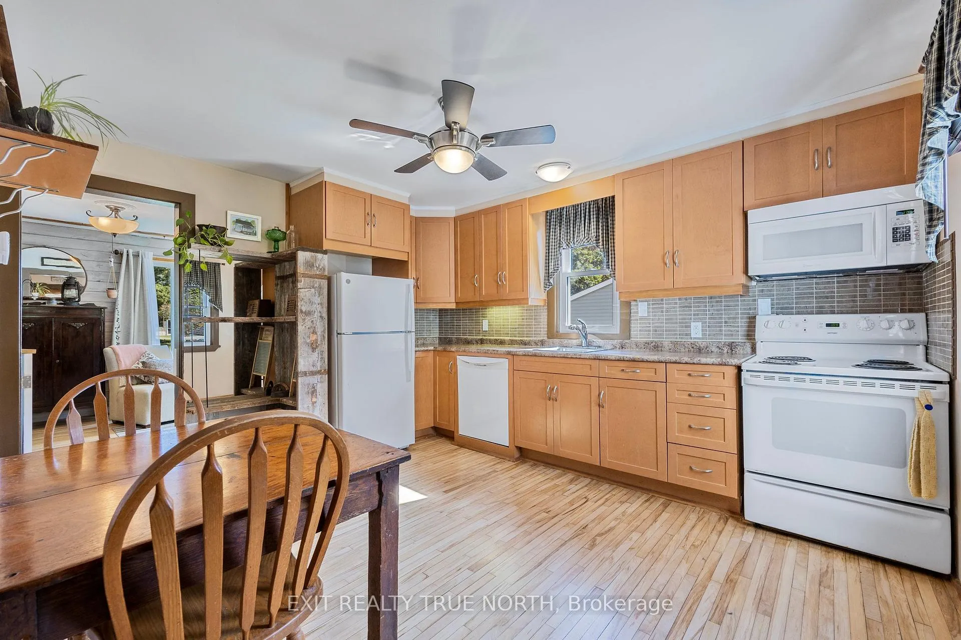 Photo 8 of 2808 Perry Avenue, Ramara, Brechin — HOMEH