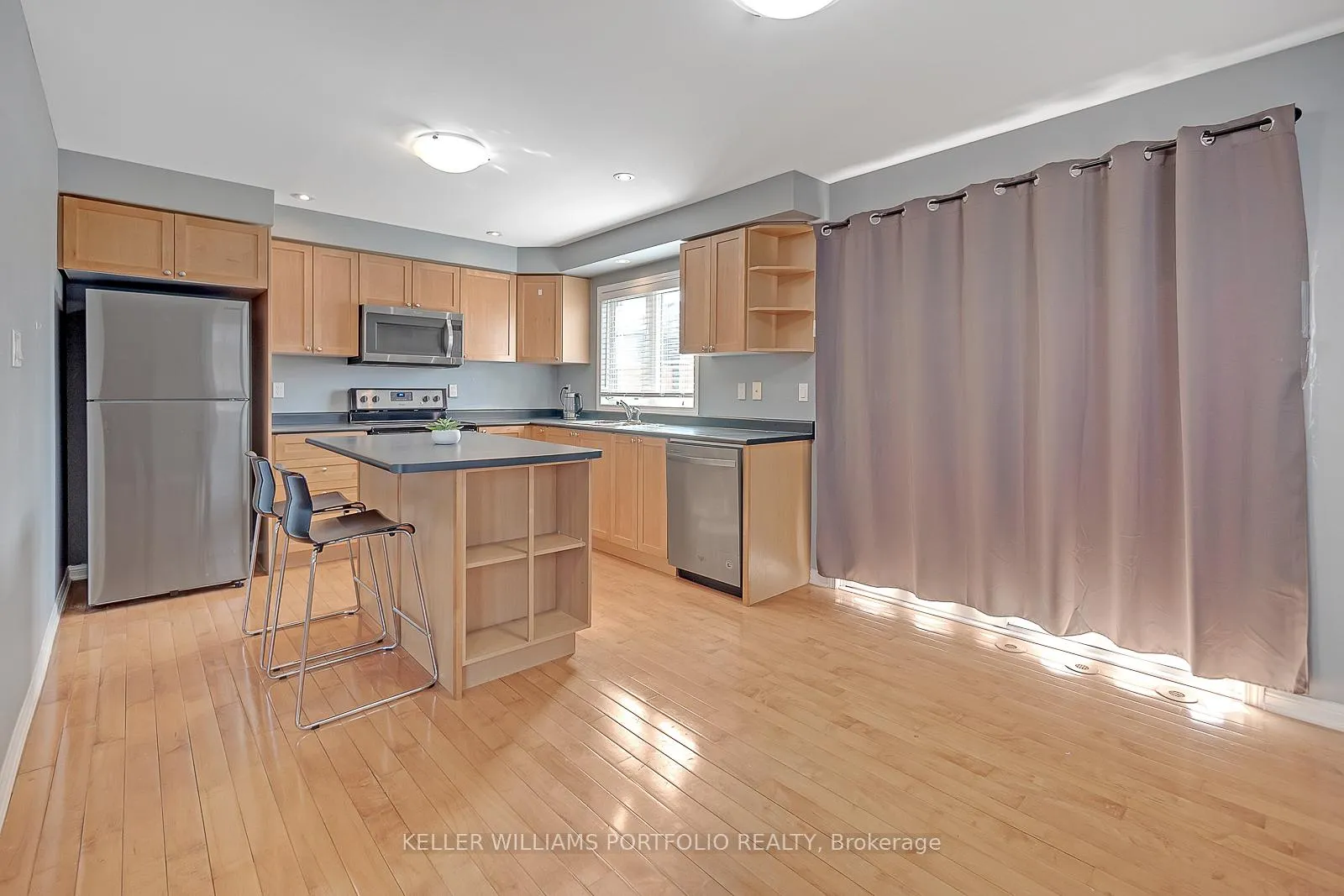 Photo 17 of 650 Holly Avenue, Milton, Coates — HOMEH