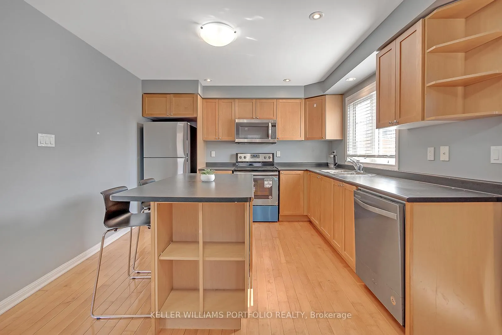 Photo 18 of 650 Holly Avenue, Milton, Coates — HOMEH