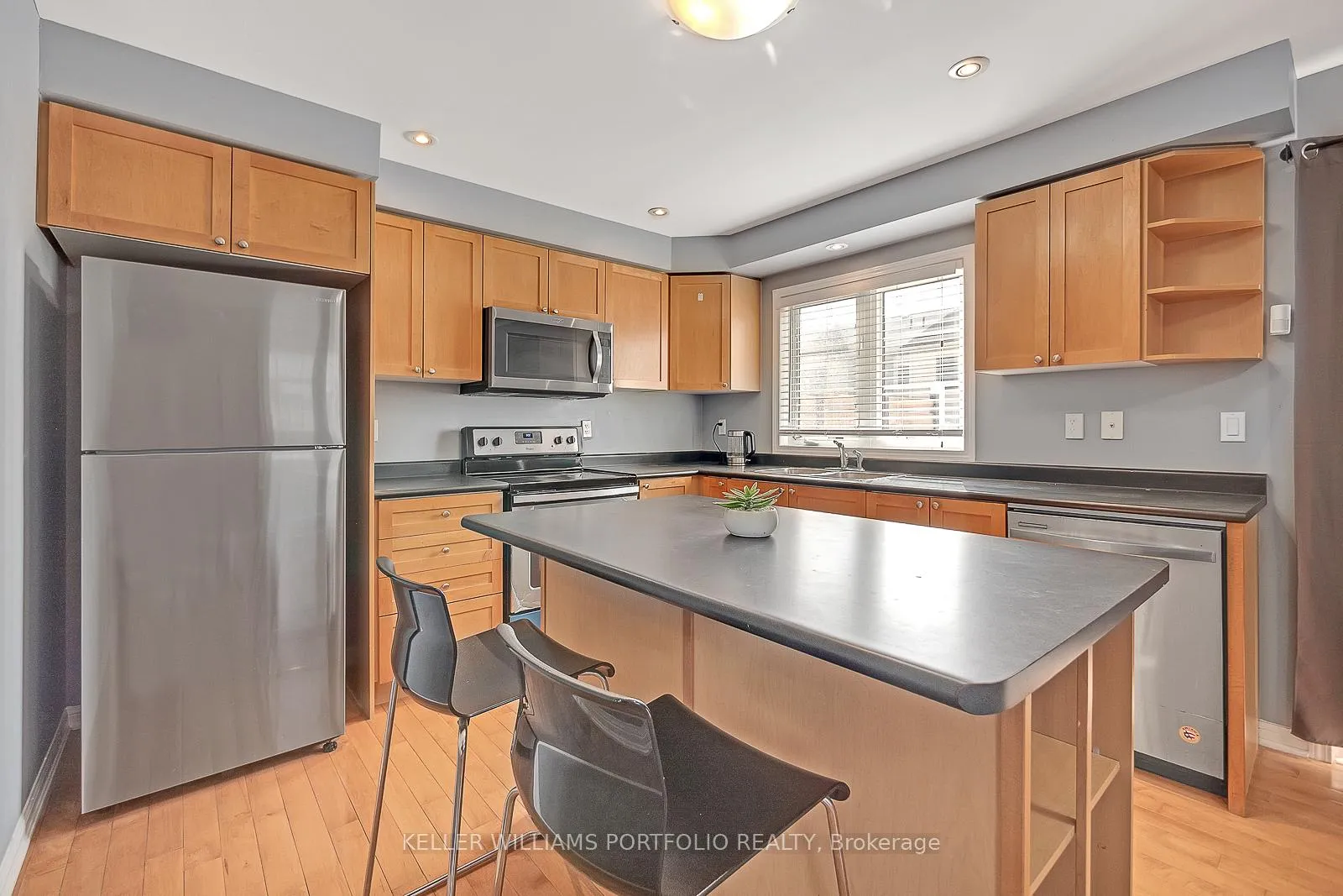 Photo 21 of 650 Holly Avenue, Milton, Coates — HOMEH