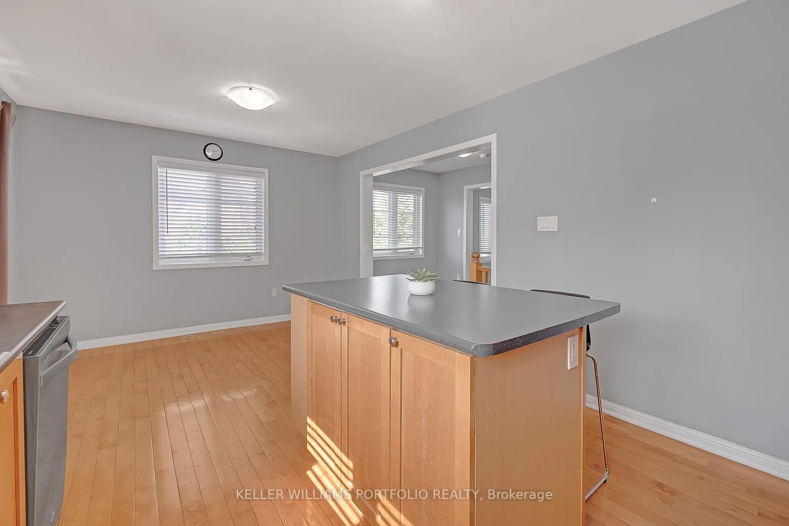 Photo 22 of 650 Holly Avenue, Milton, Coates — HOMEH