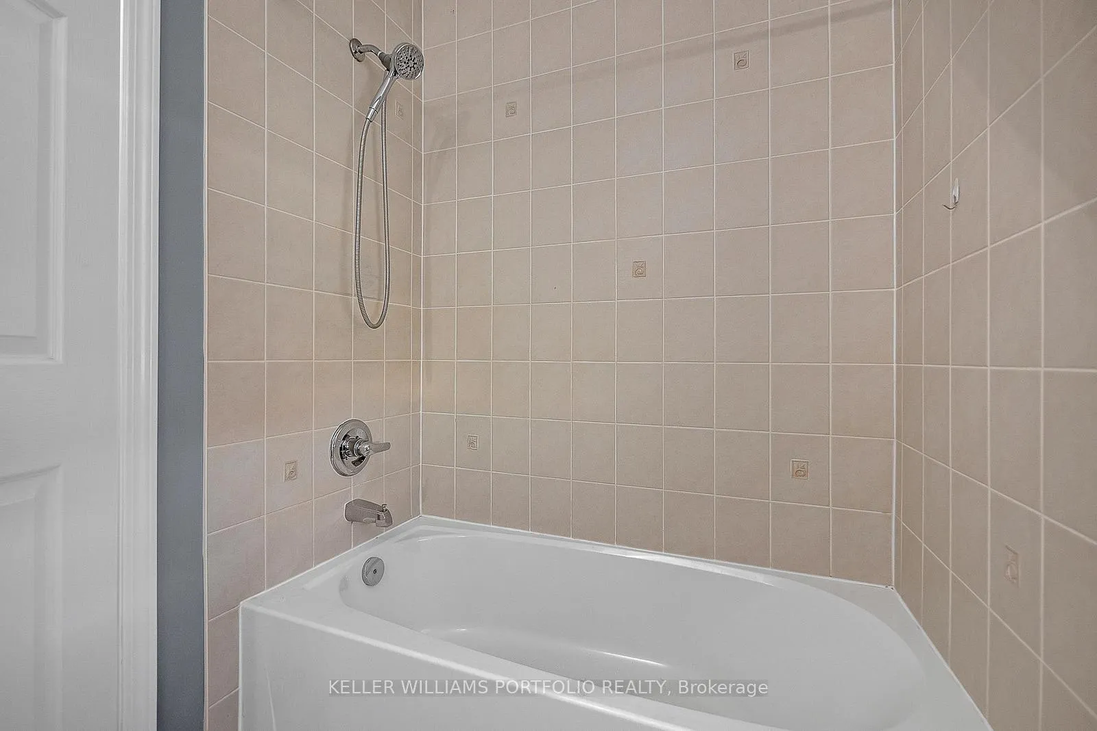 Photo 34 of 650 Holly Avenue, Milton, Coates — HOMEH
