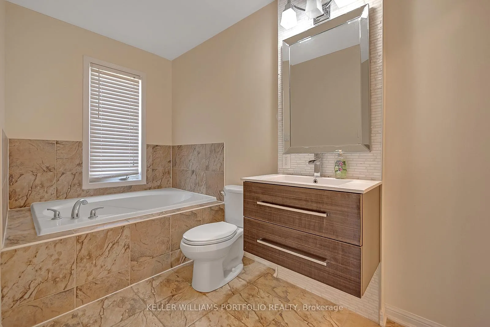 Photo 38 of 650 Holly Avenue, Milton, Coates — HOMEH