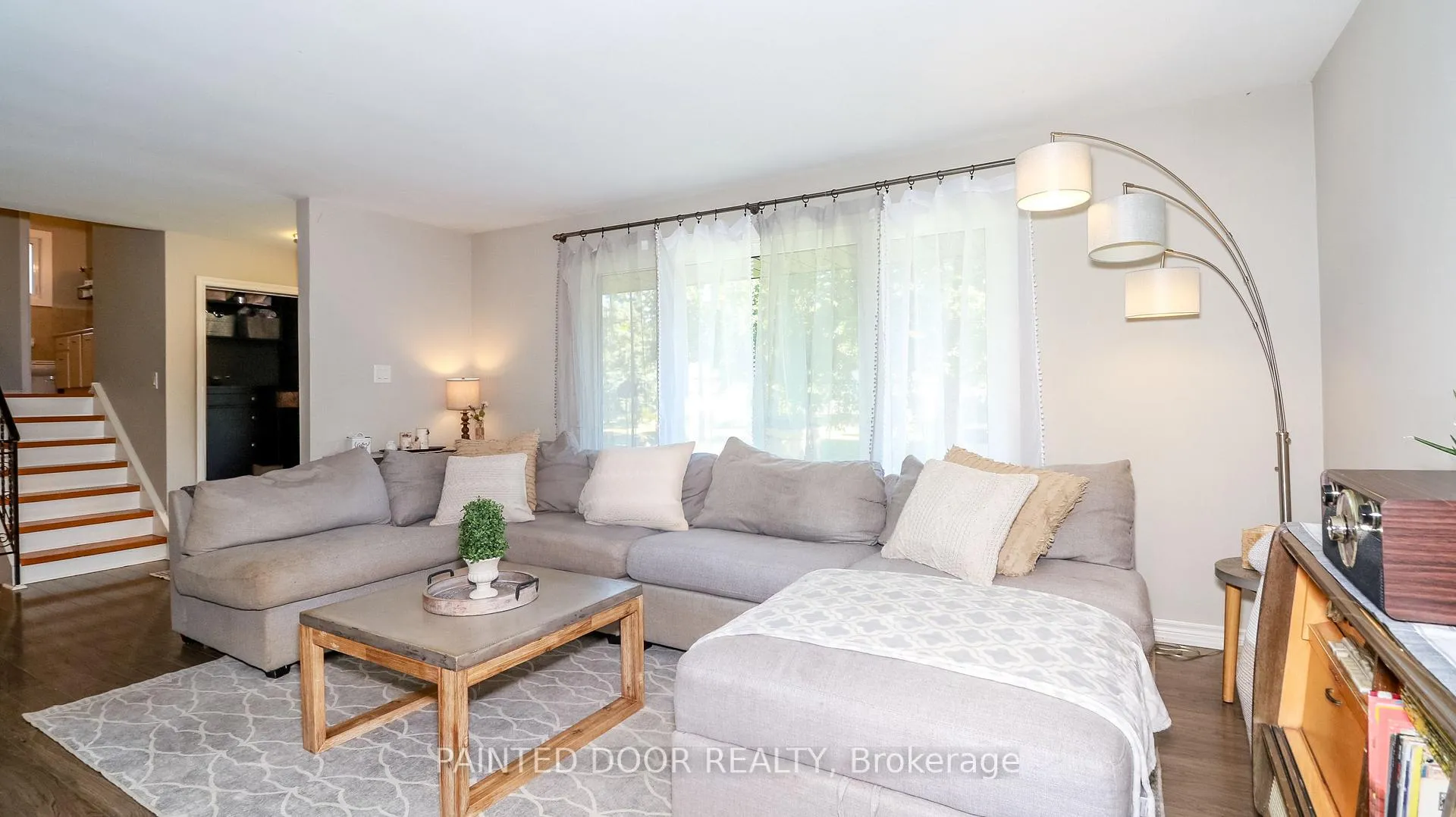 Photo 5 of 27 Highcroft Road, Barrie, Allandale Heights — HOMEH