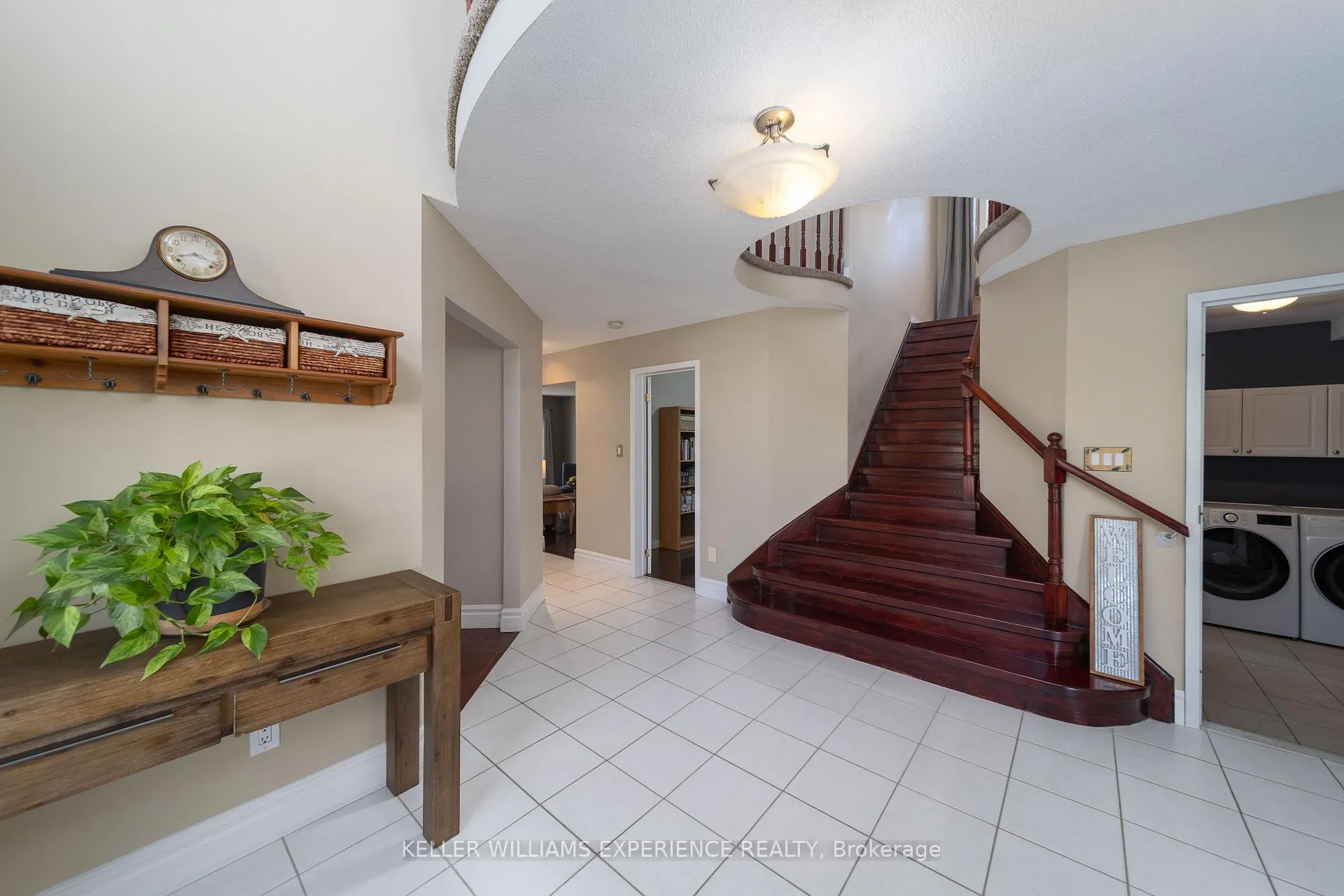 Photo 2 of 175 Hanmer Street W, Barrie, West Bayfield — HOMEH