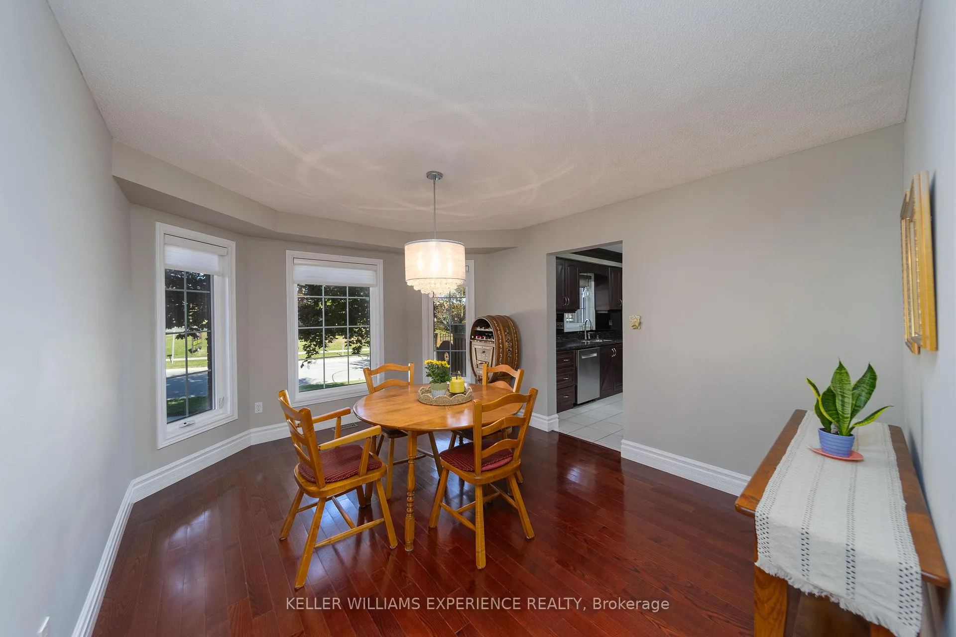 Photo 5 of 175 Hanmer Street W, Barrie, West Bayfield — HOMEH
