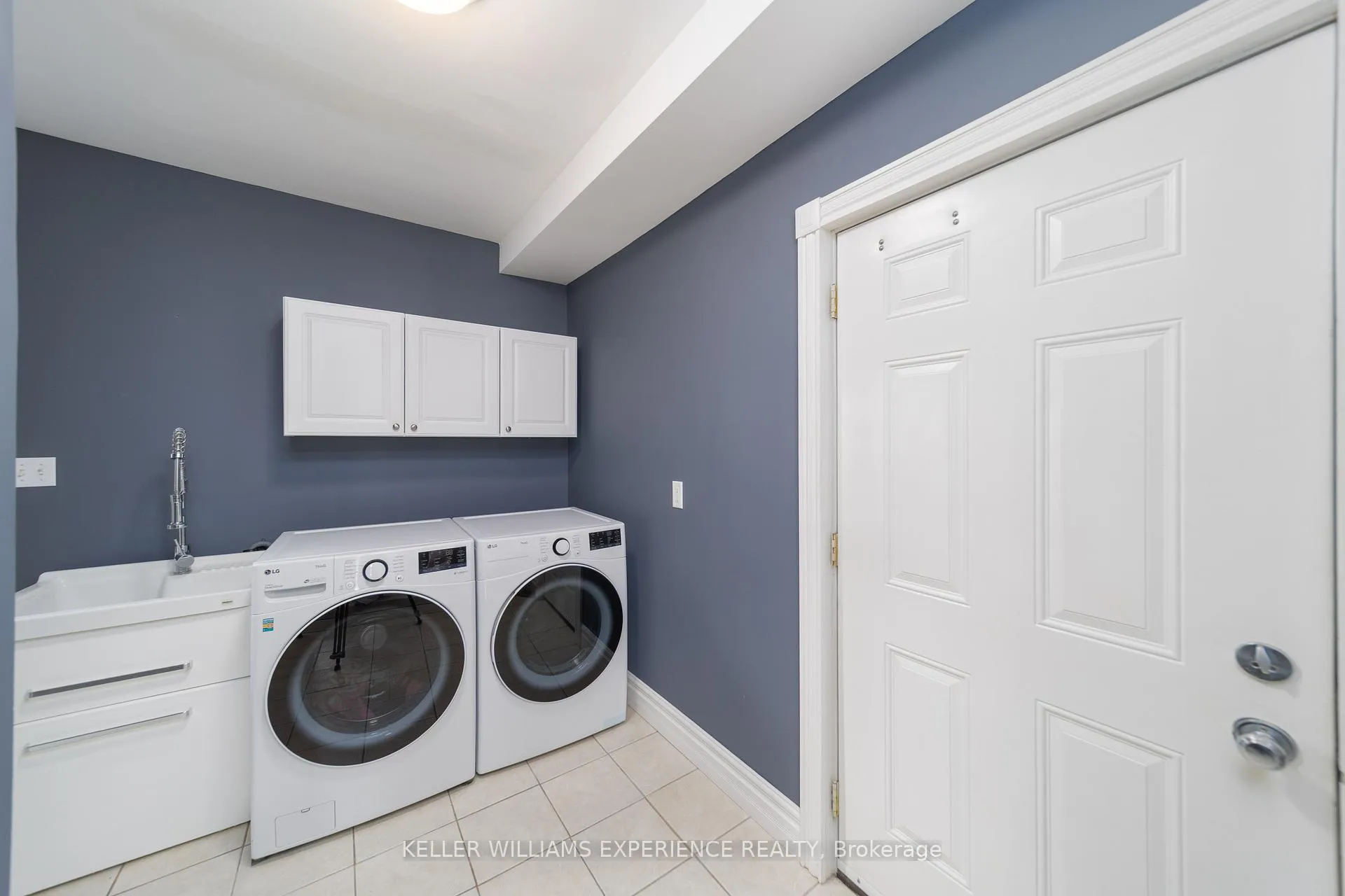Photo 17 of 175 Hanmer Street W, Barrie, West Bayfield — HOMEH