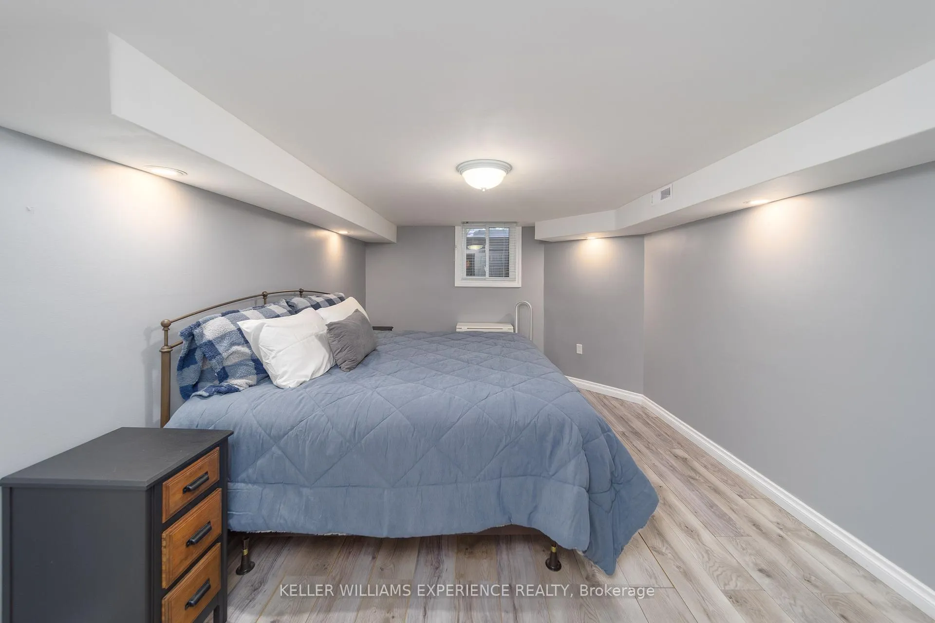 Photo 21 of 175 Hanmer Street W, Barrie, West Bayfield — HOMEH