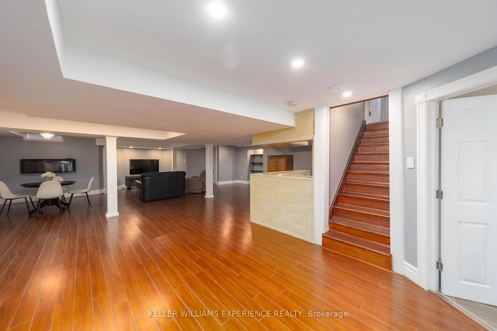 Photo 23 of 175 Hanmer Street W, Barrie, West Bayfield — HOMEH