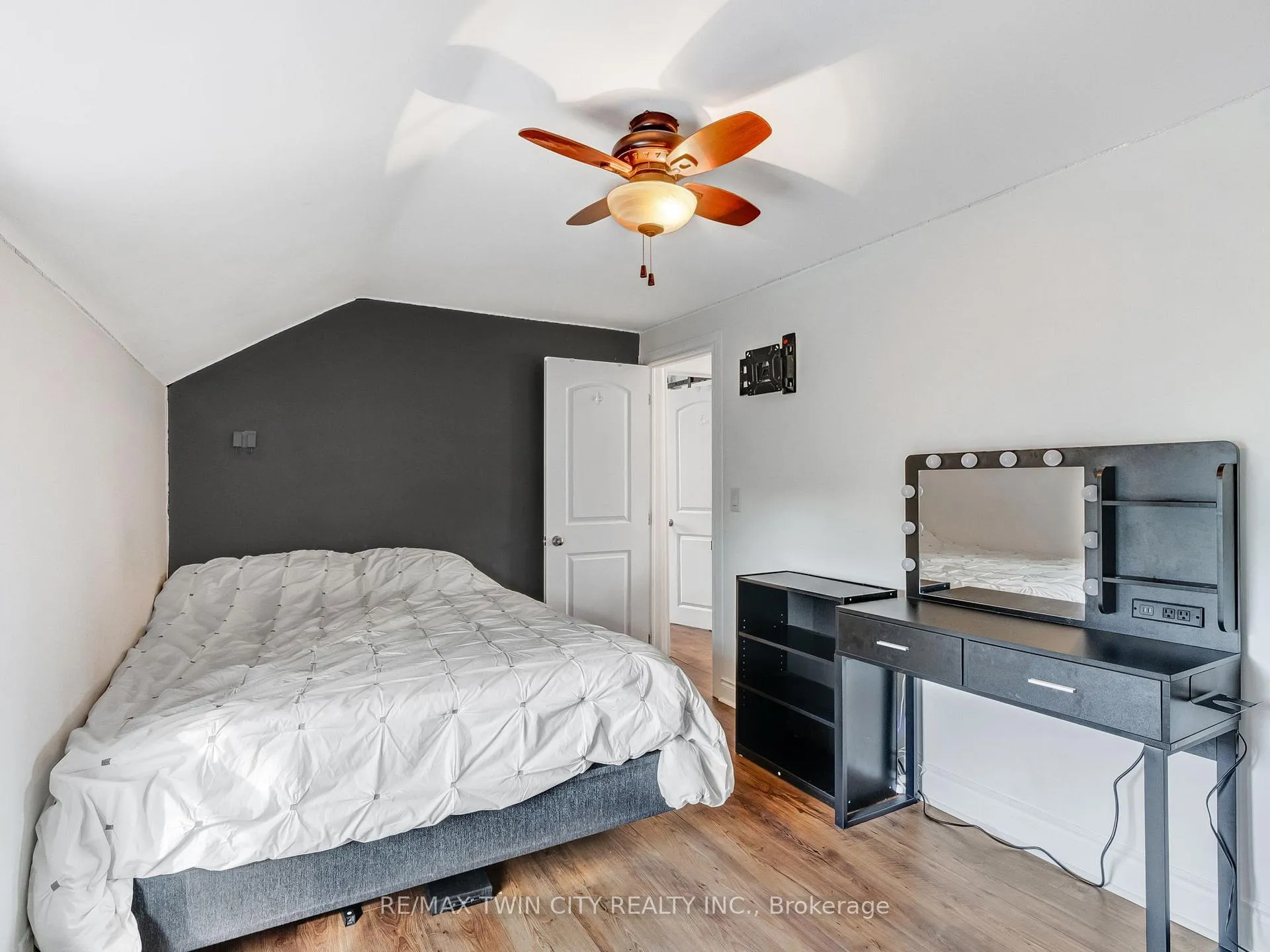 Photo 33 of 235 Oakland Road, Brant, Oakland — HOMEH