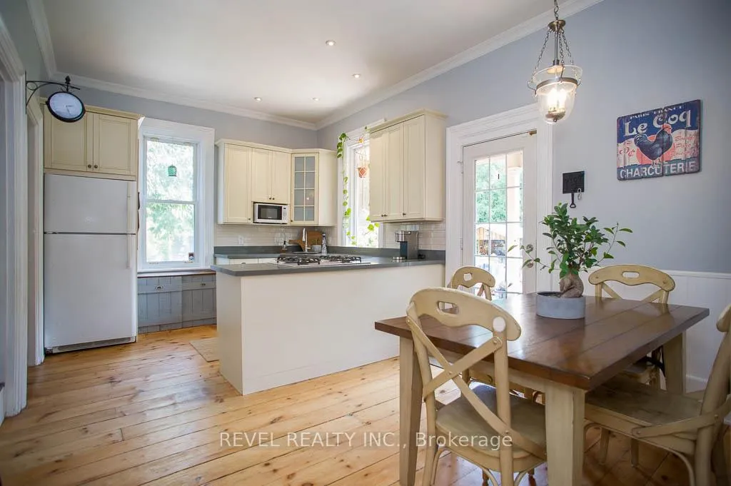 Photo 10 of 386 Maple Avenue S, Brant, Burford — HOMEH