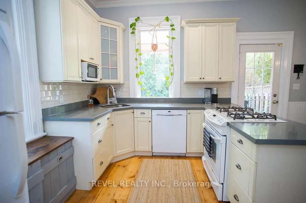 Photo 11 of 386 Maple Avenue S, Brant, Burford — HOMEH