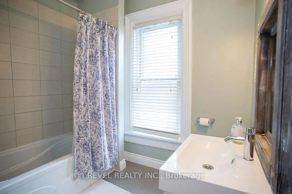 Photo 22 of 386 Maple Avenue S, Brant, Burford — HOMEH