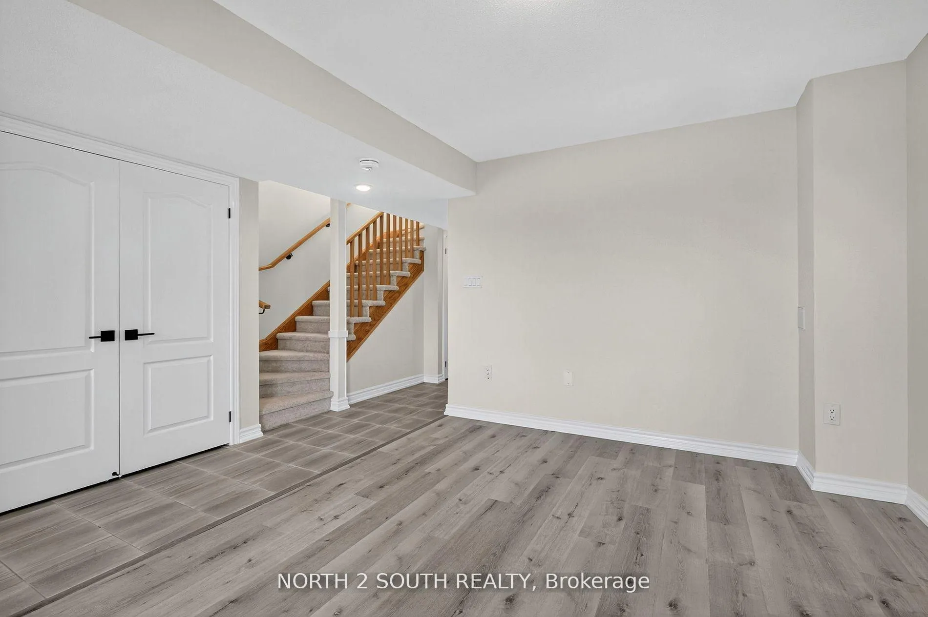 Photo 6 of 11 Lana Circle, Wasaga Beach — HOMEH