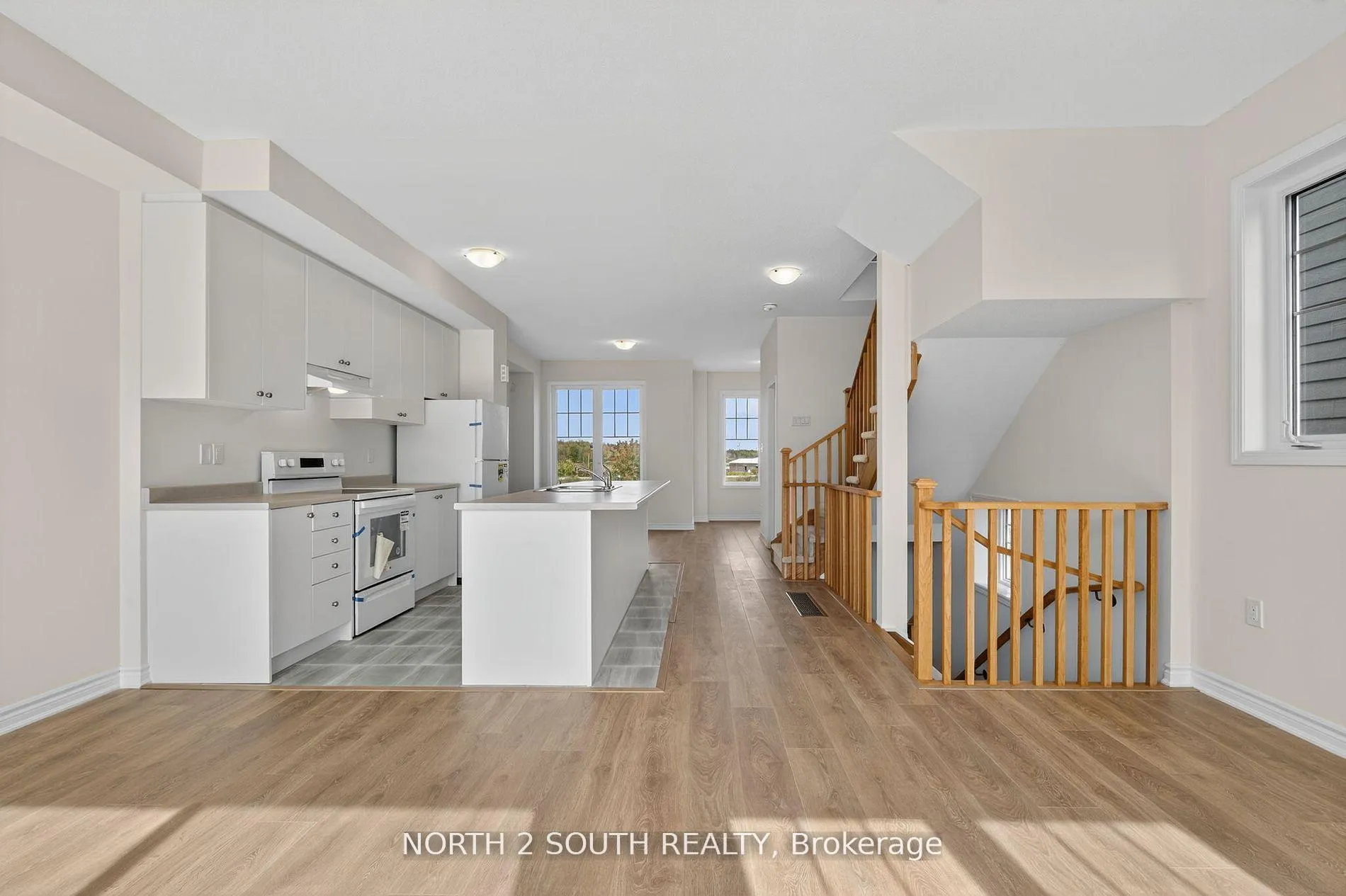 Photo 8 of 11 Lana Circle, Wasaga Beach — HOMEH