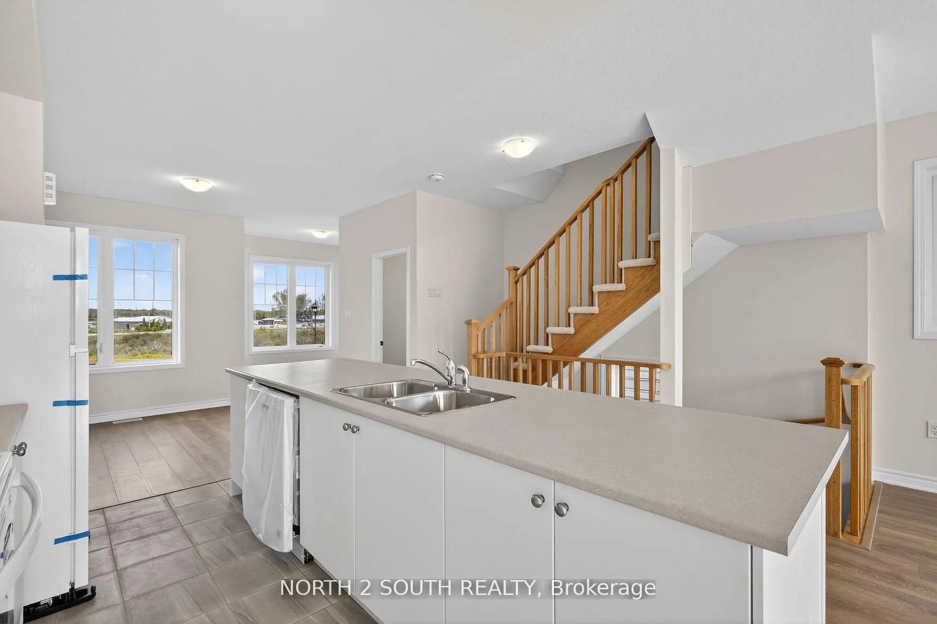 Photo 11 of 11 Lana Circle, Wasaga Beach — HOMEH