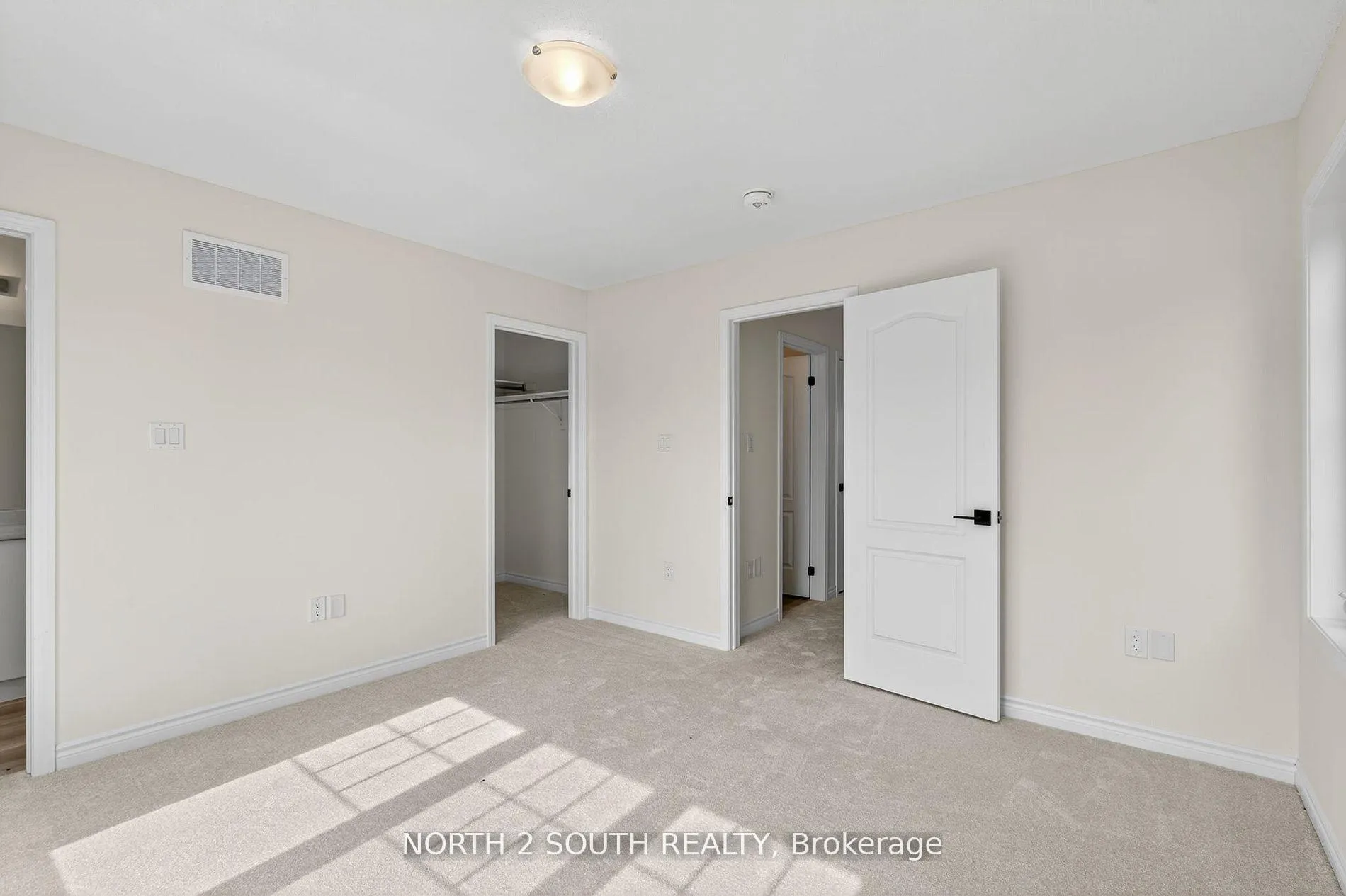 Photo 19 of 11 Lana Circle, Wasaga Beach — HOMEH