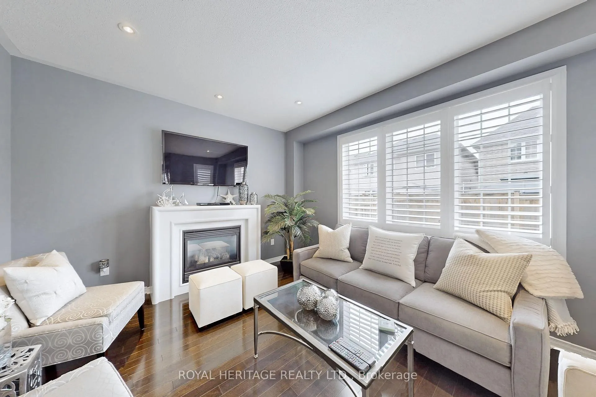 Photo 3 of 103 Alldread Crescent, Clarington, Newcastle — HOMEH