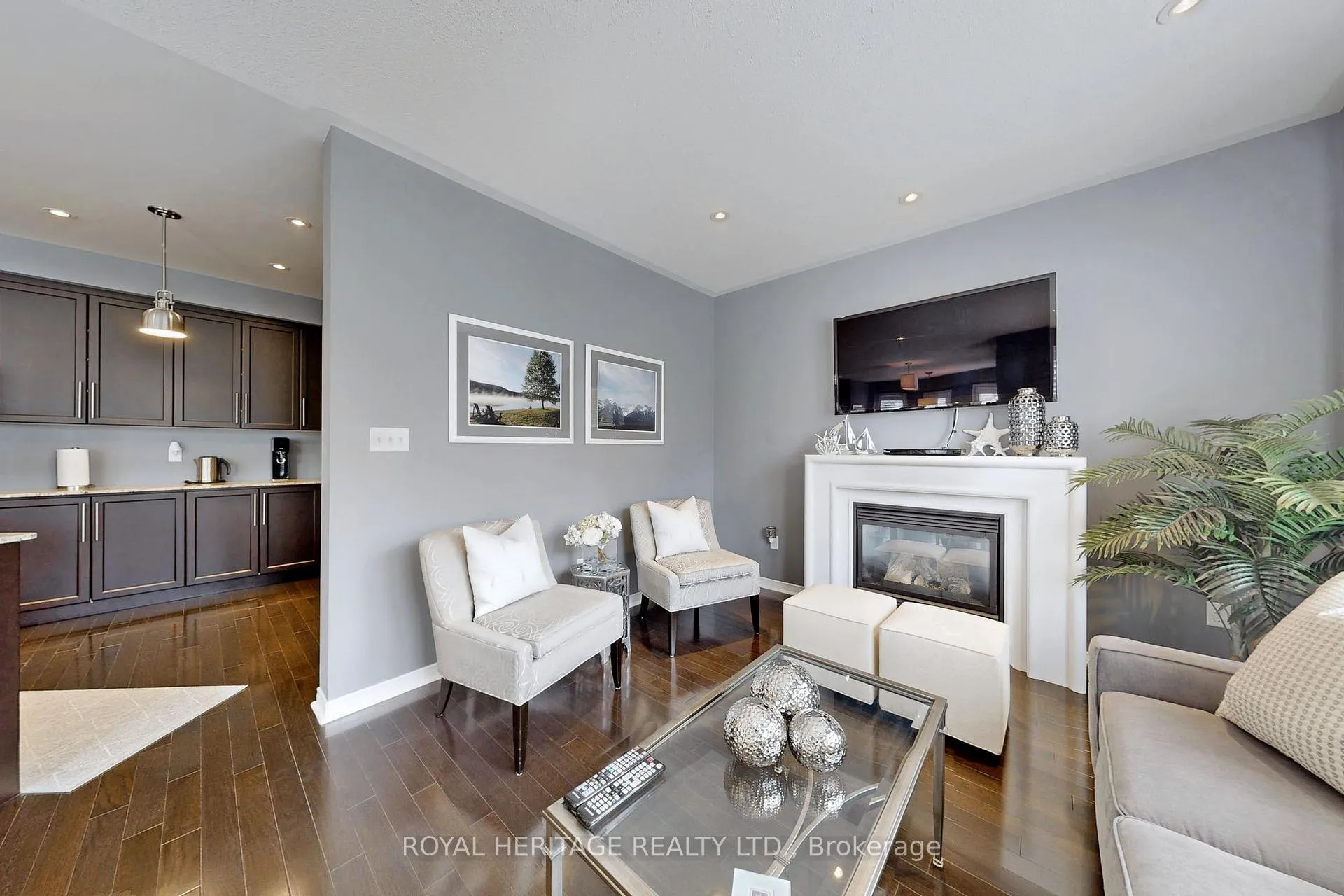 Photo 4 of 103 Alldread Crescent, Clarington, Newcastle — HOMEH