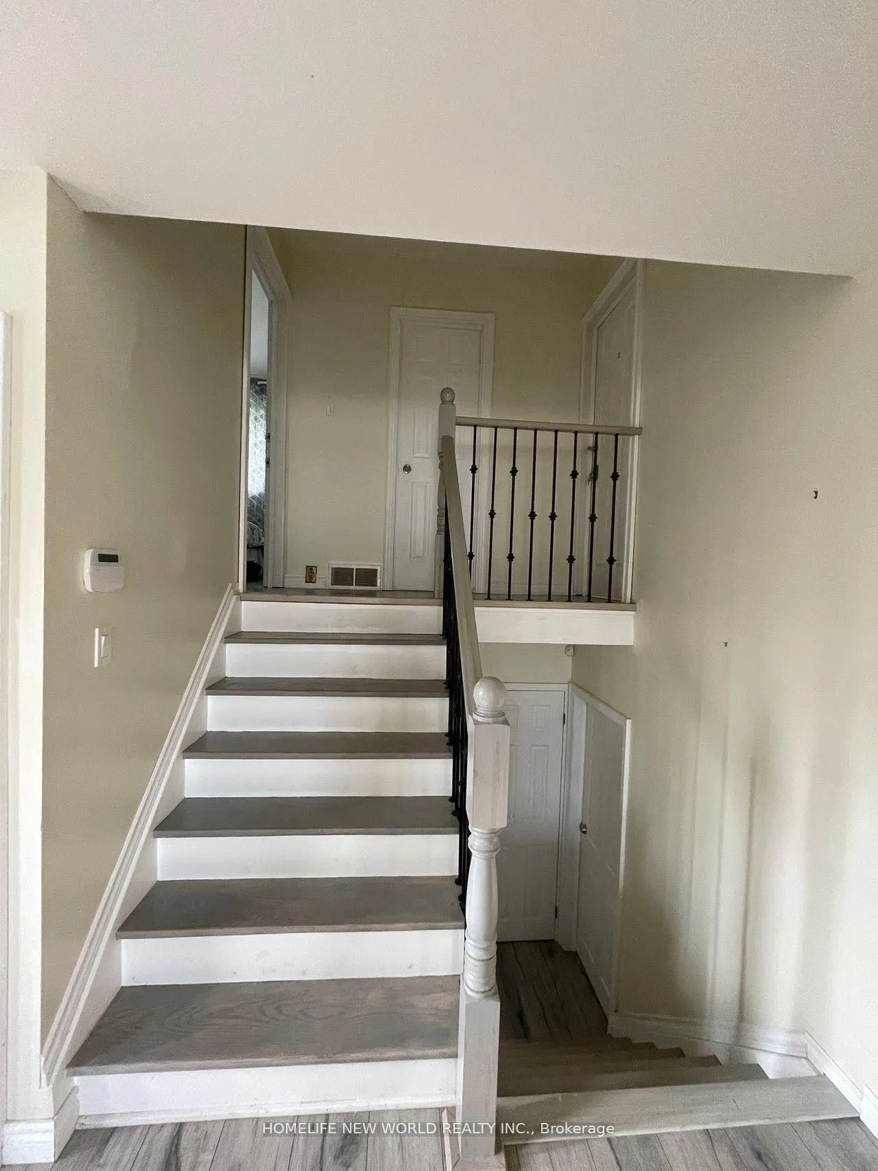 Photo 3 of 862 Hillcrest Road, Pickering, West Shore — HOMEH