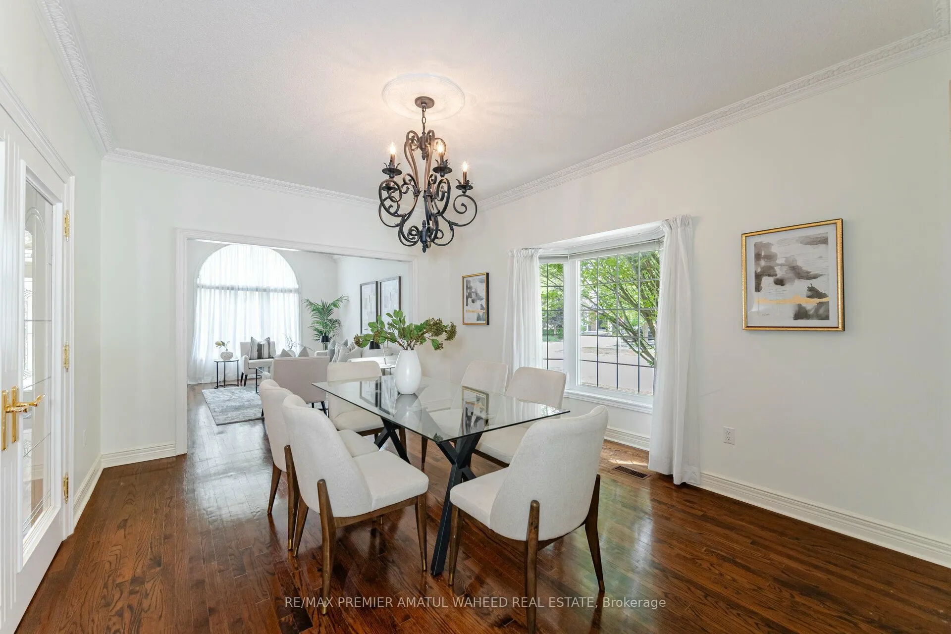 Photo 10 of 2 Polo Crescent, Vaughan, East Woodbridge — HOMEH