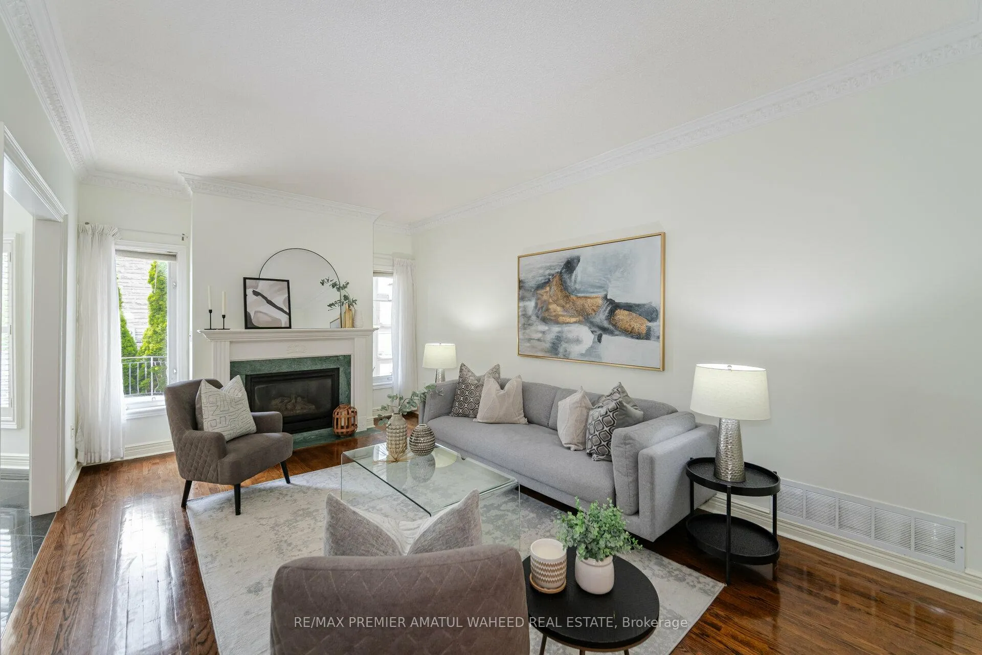 Photo 15 of 2 Polo Crescent, Vaughan, East Woodbridge — HOMEH