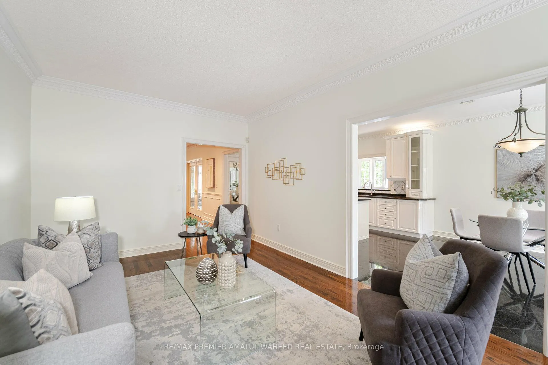 Photo 16 of 2 Polo Crescent, Vaughan, East Woodbridge — HOMEH
