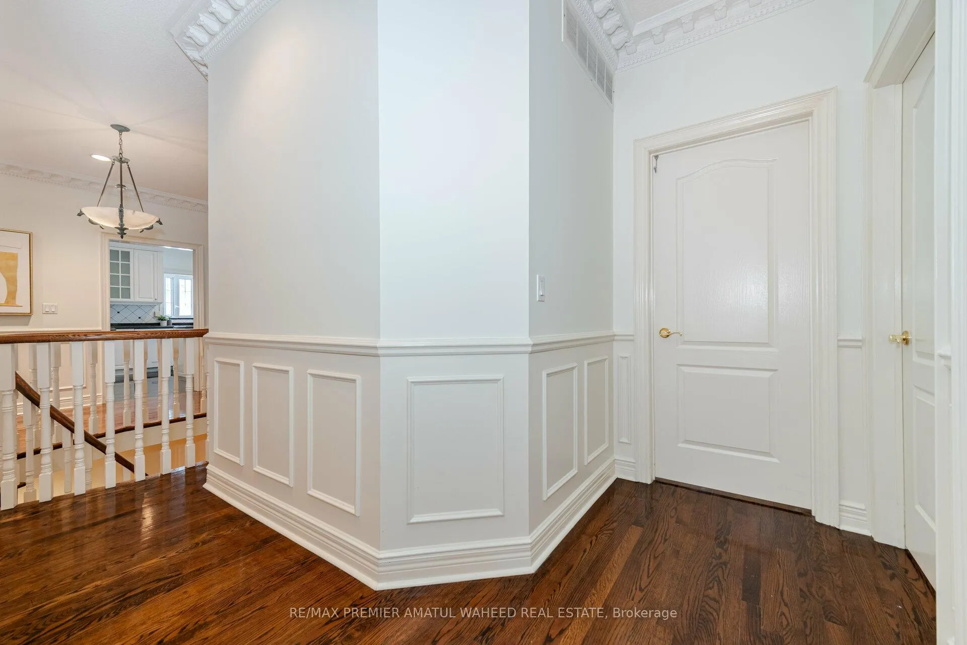 Photo 19 of 2 Polo Crescent, Vaughan, East Woodbridge — HOMEH