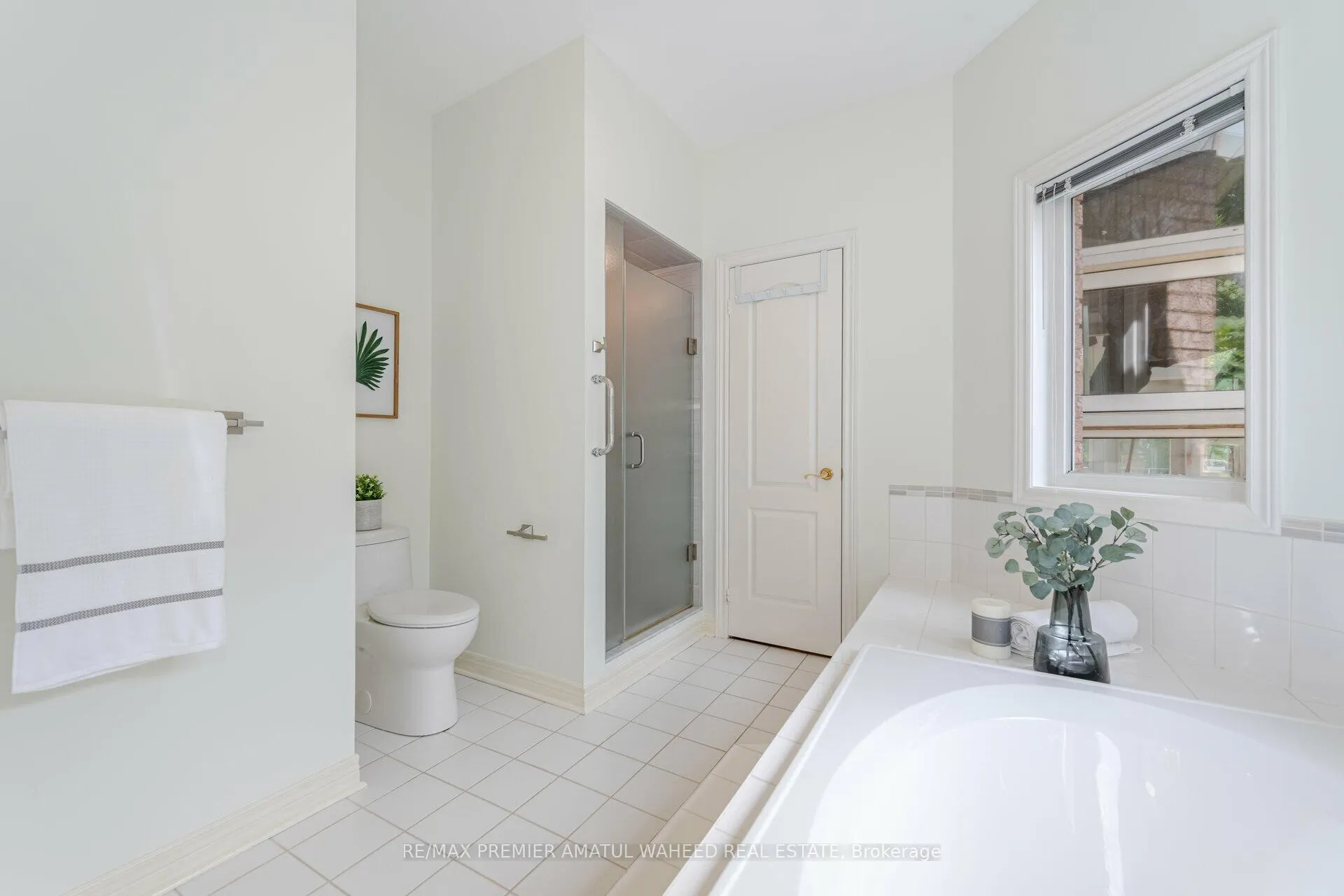 Photo 25 of 2 Polo Crescent, Vaughan, East Woodbridge — HOMEH