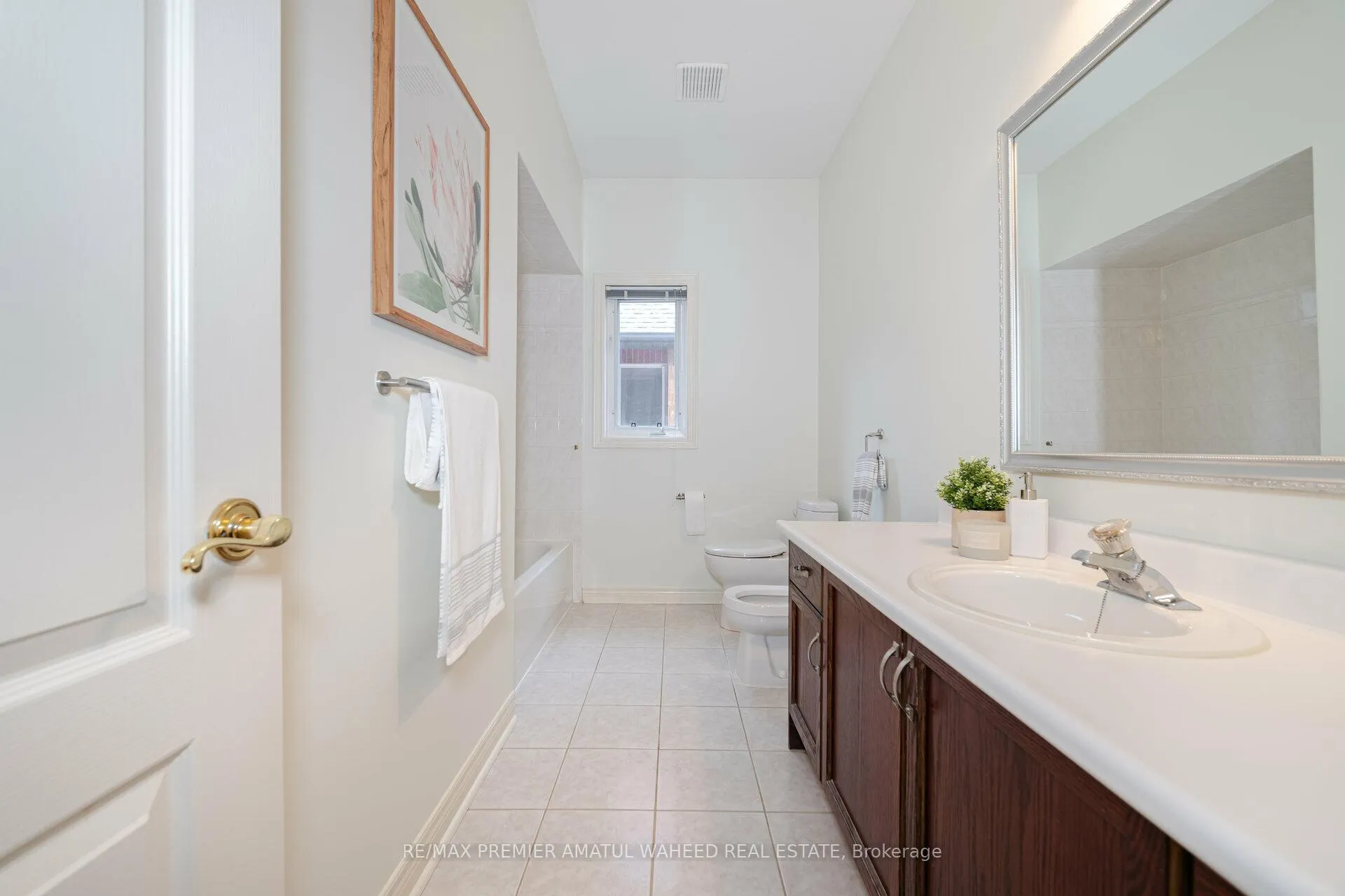 Photo 26 of 2 Polo Crescent, Vaughan, East Woodbridge — HOMEH