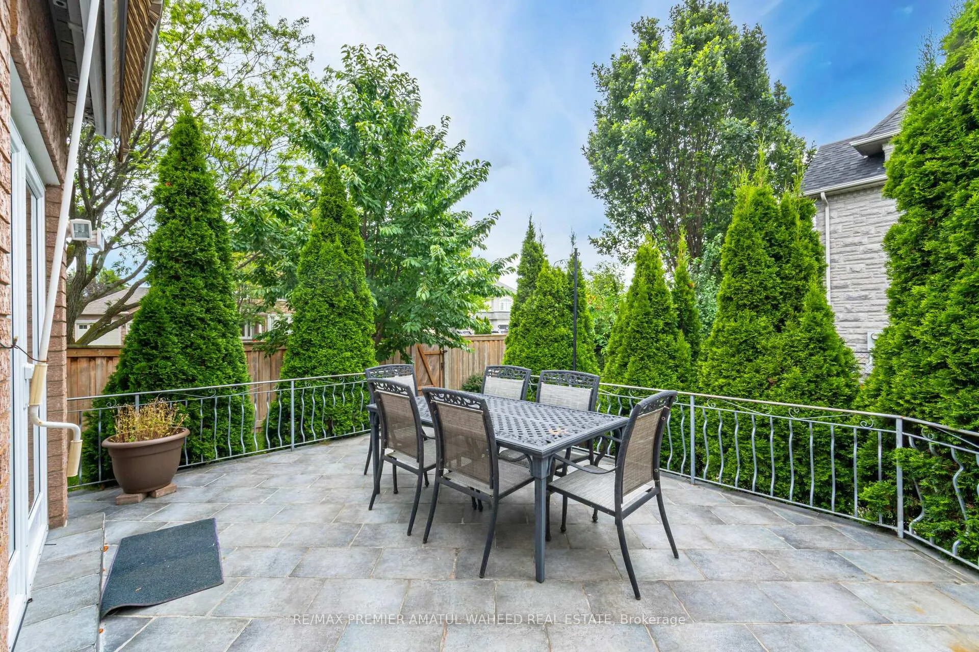 Photo 36 of 2 Polo Crescent, Vaughan, East Woodbridge — HOMEH