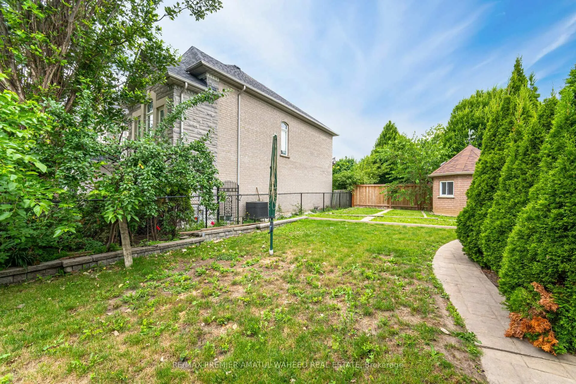 Photo 37 of 2 Polo Crescent, Vaughan, East Woodbridge — HOMEH