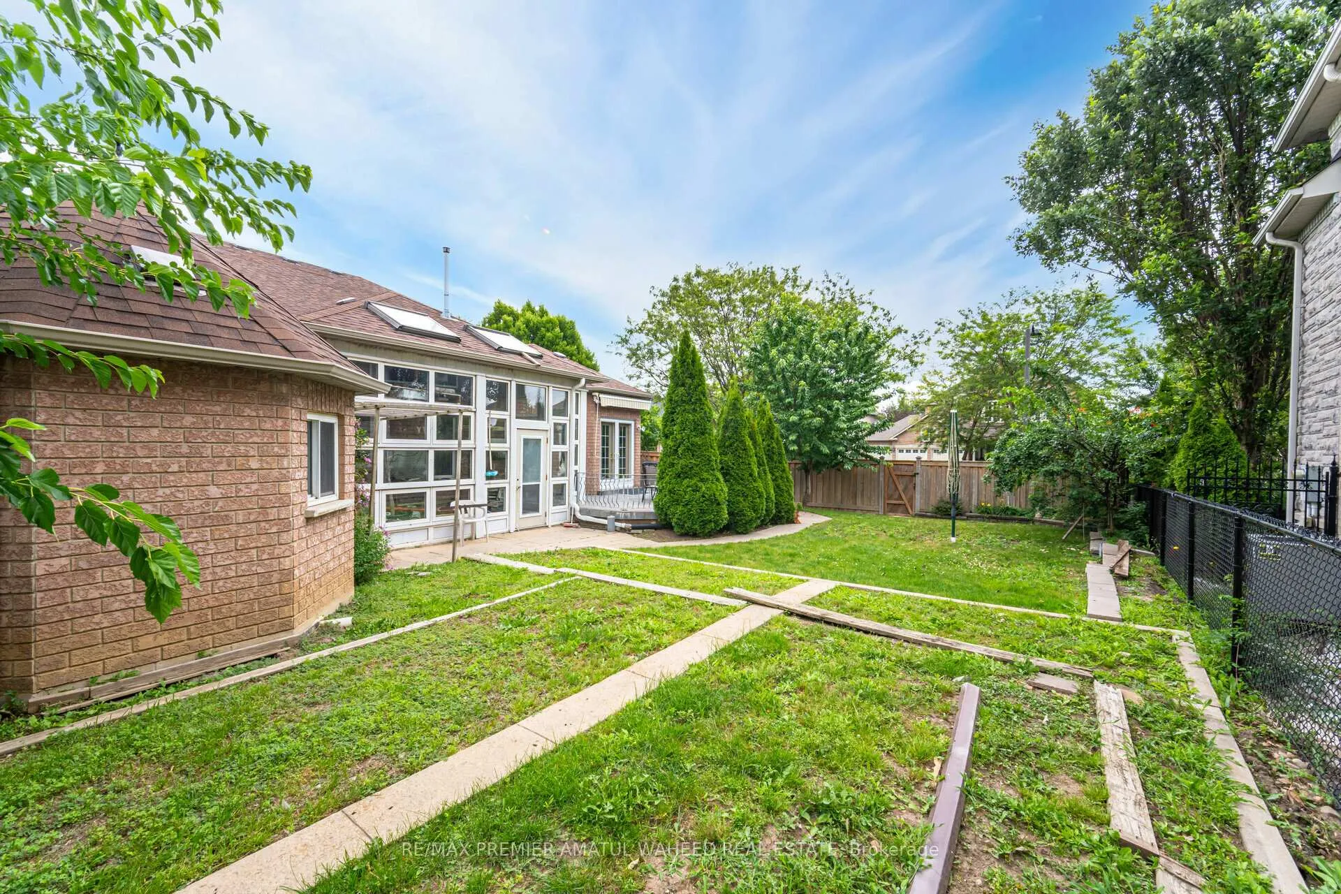 Photo 38 of 2 Polo Crescent, Vaughan, East Woodbridge — HOMEH