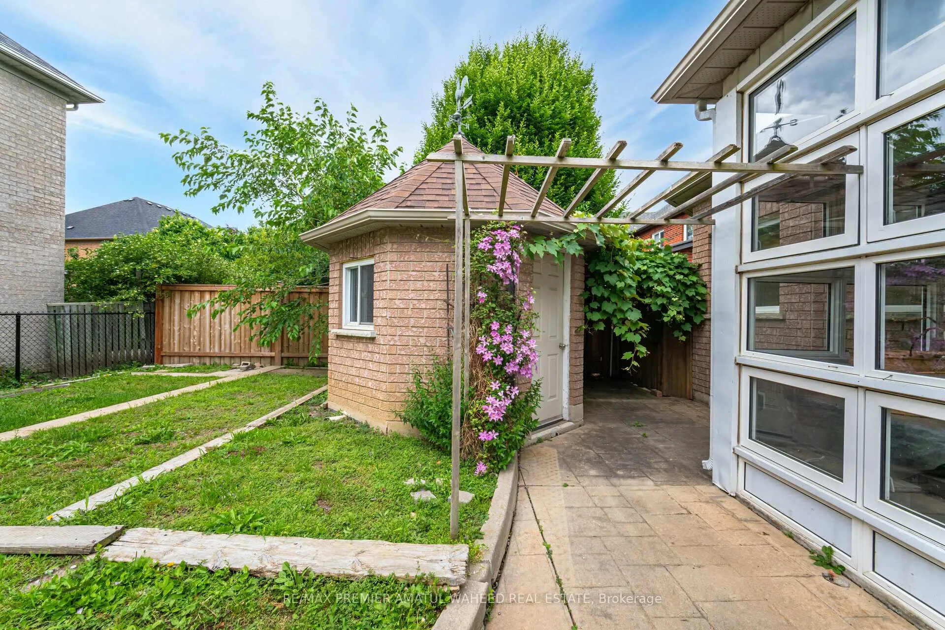Photo 40 of 2 Polo Crescent, Vaughan, East Woodbridge — HOMEH