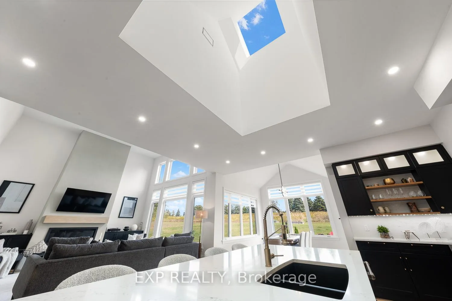 Photo 12 of 25 Franklin Crescent, Scugog, Rural Scugog — HOMEH