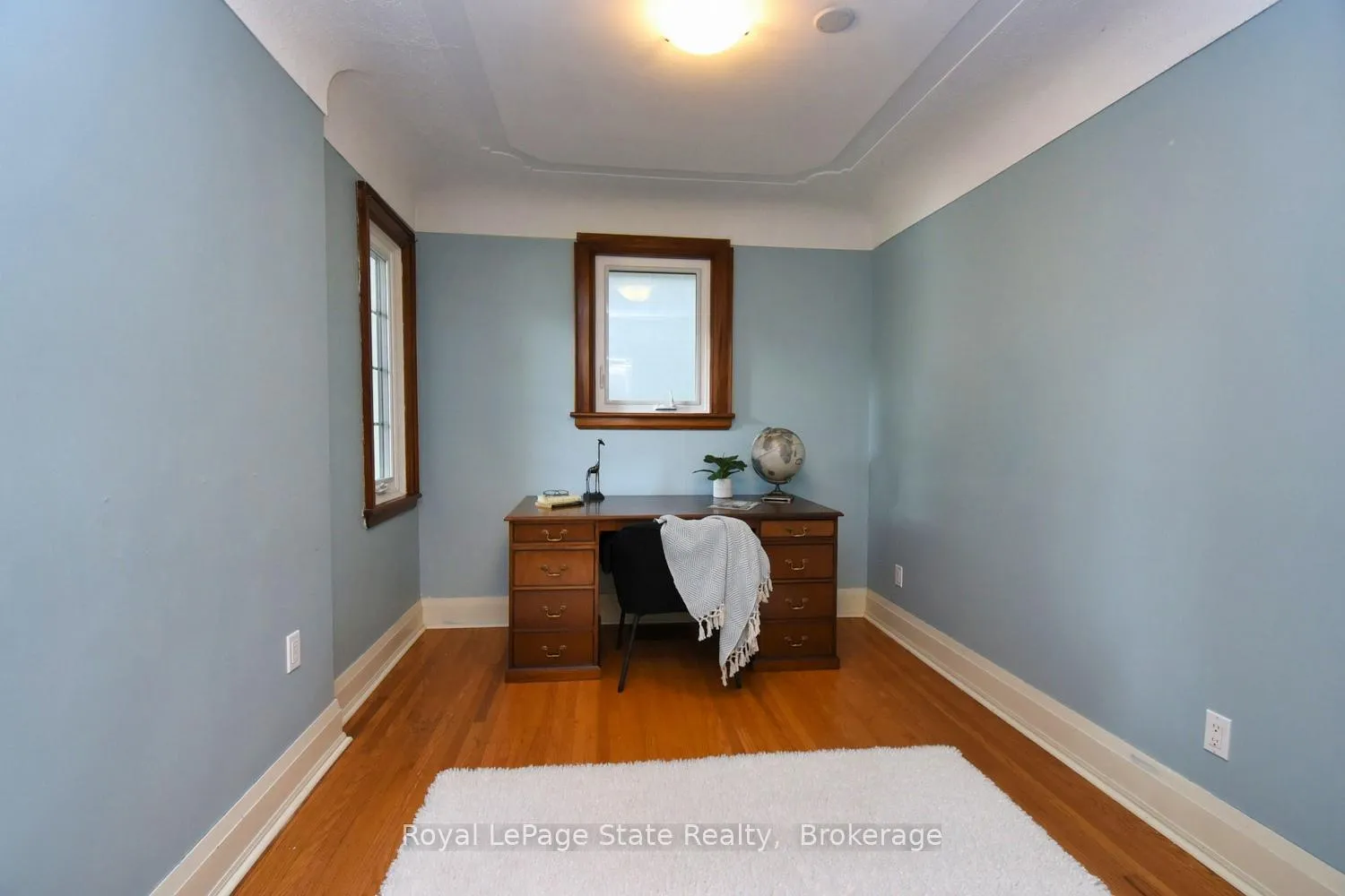 Photo 4 of 122 Haddon Avenue S, Hamilton, Ainslie Wood — HOMEH