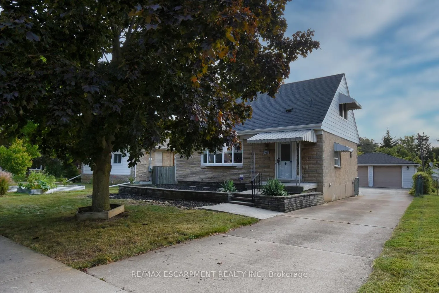 Photo 3 of 53 Martin Road, Hamilton, Rosedale — HOMEH
