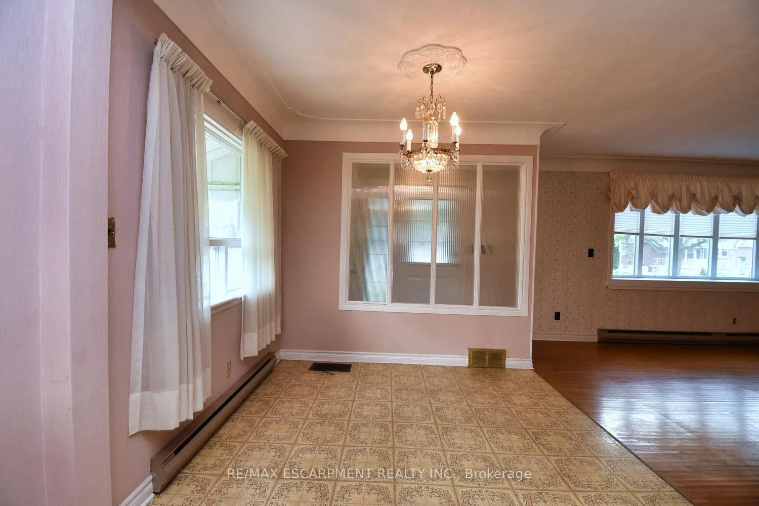 Photo 10 of 53 Martin Road, Hamilton, Rosedale — HOMEH