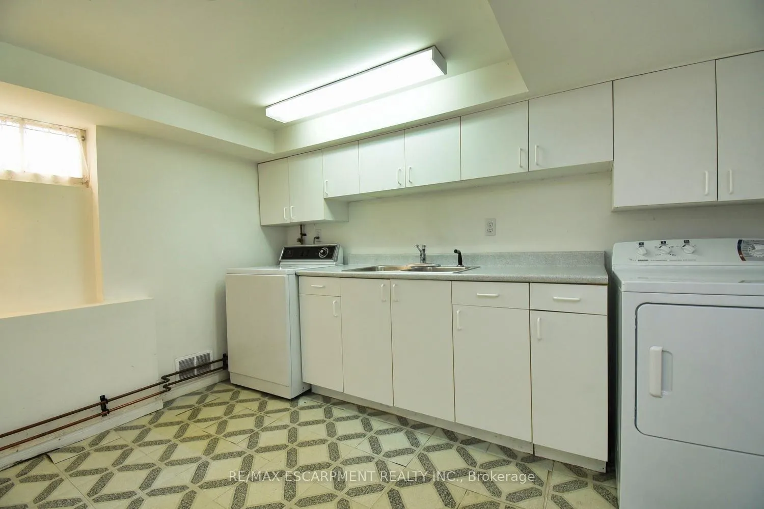Photo 30 of 53 Martin Road, Hamilton, Rosedale — HOMEH