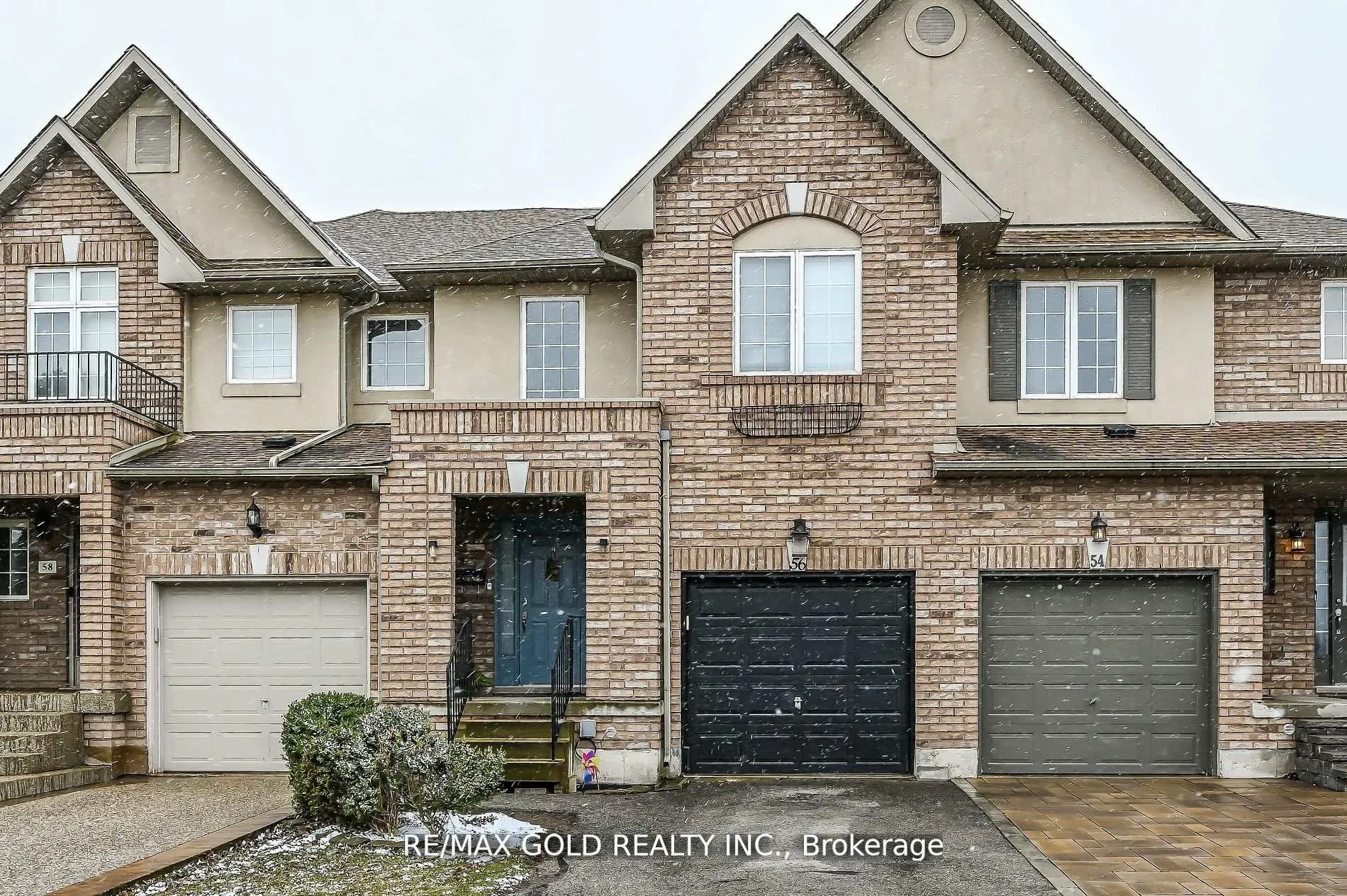 Photo 2 of 56 Meadow Wood Crescent, Hamilton, Stoney Creek Mountain — HOMEH