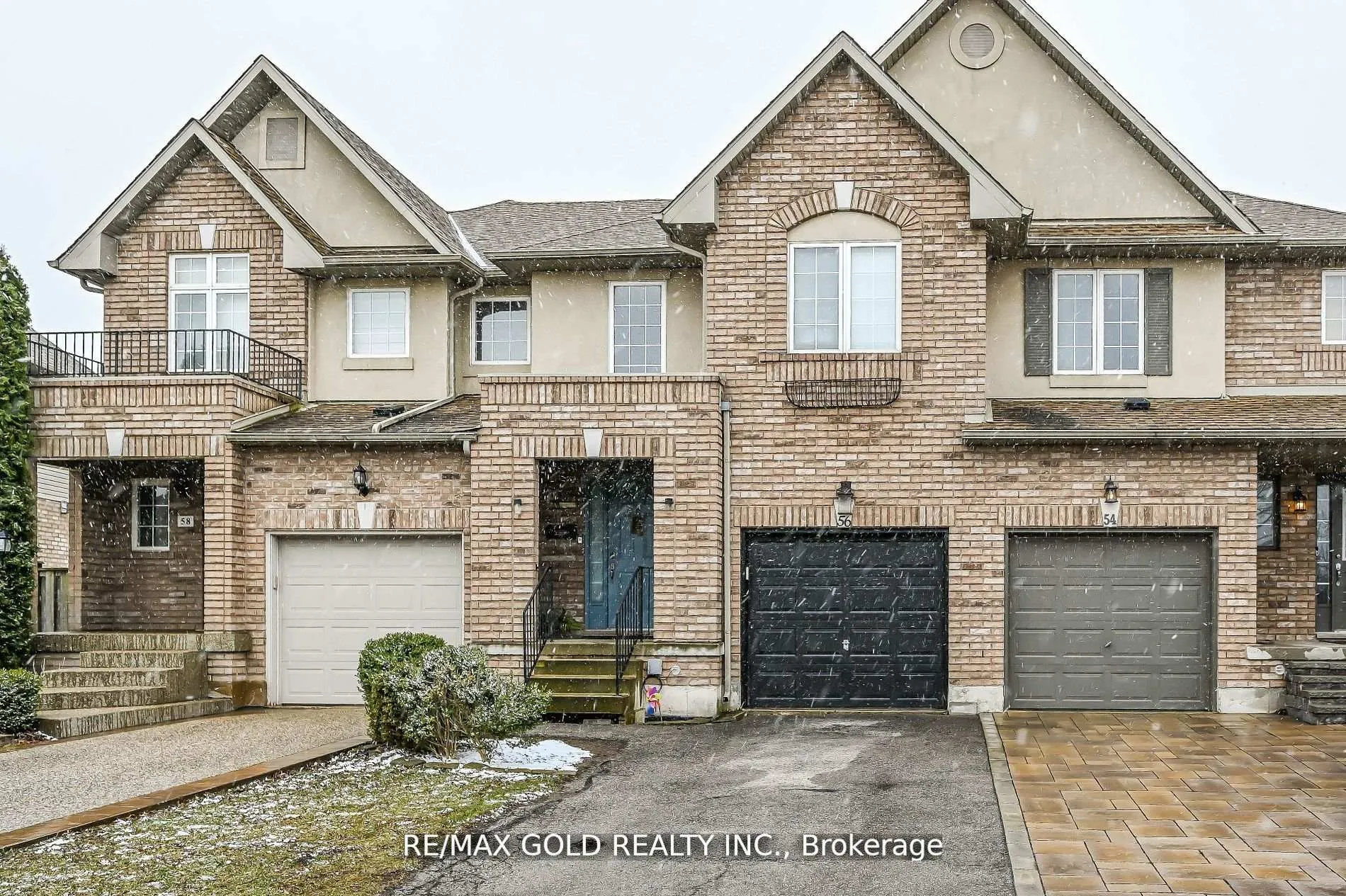 Photo 3 of 56 Meadow Wood Crescent, Hamilton, Stoney Creek Mountain — HOMEH