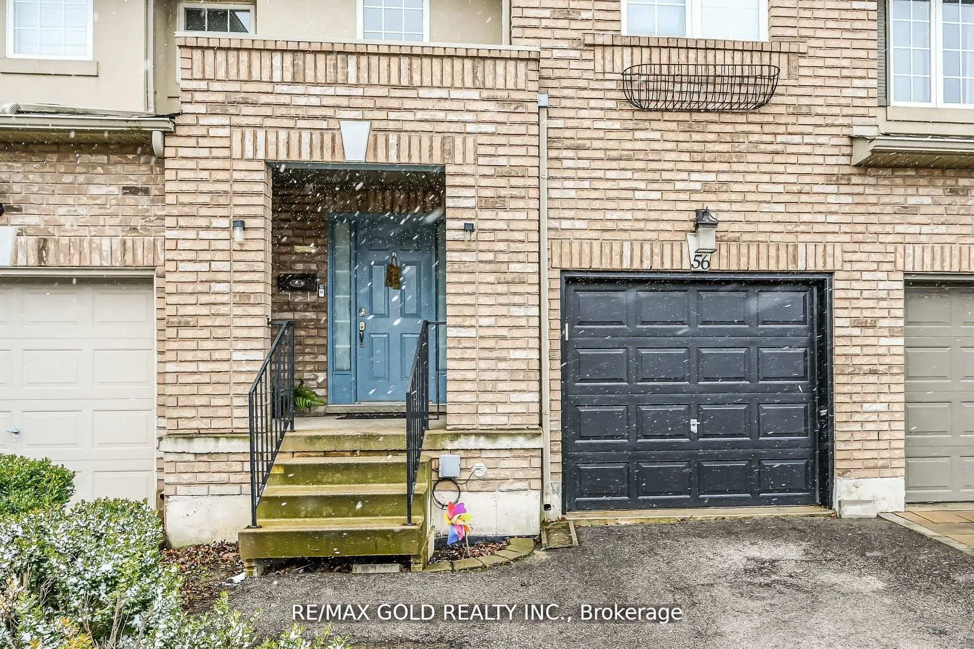 Photo 4 of 56 Meadow Wood Crescent, Hamilton, Stoney Creek Mountain — HOMEH