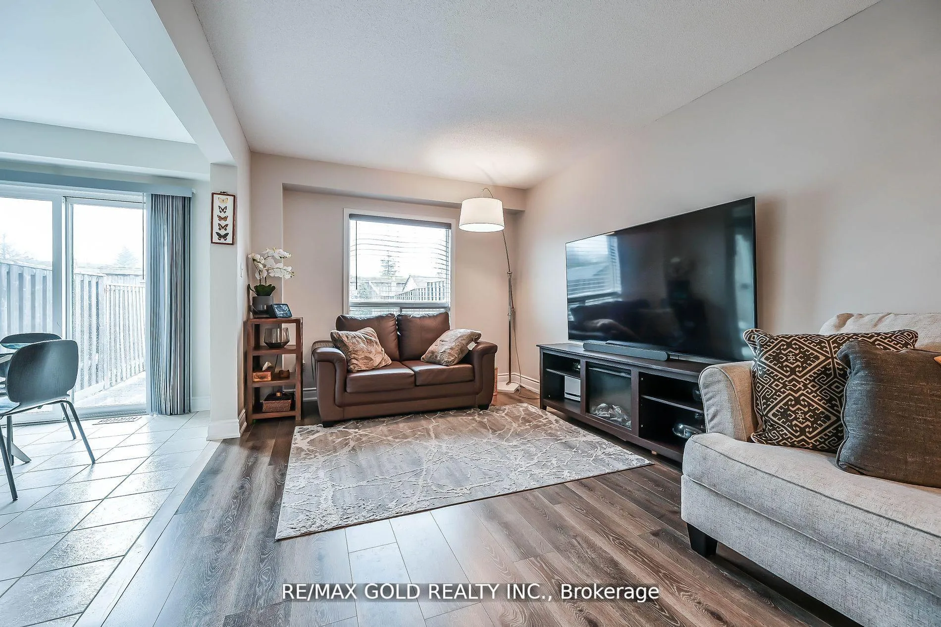 Photo 13 of 56 Meadow Wood Crescent, Hamilton, Stoney Creek Mountain — HOMEH